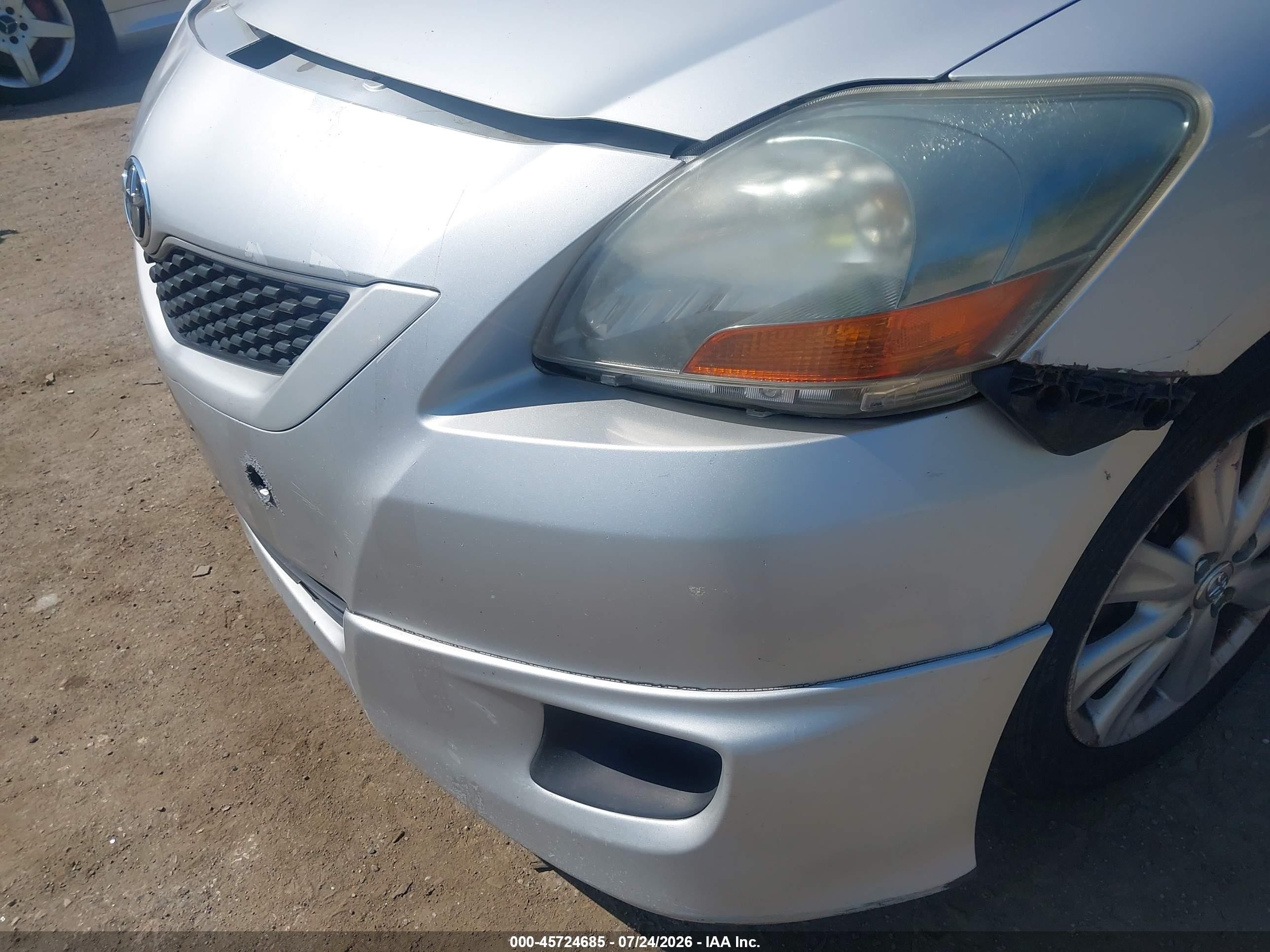 2009 Toyota Yaris S Silver vin: JTDBT903091303592