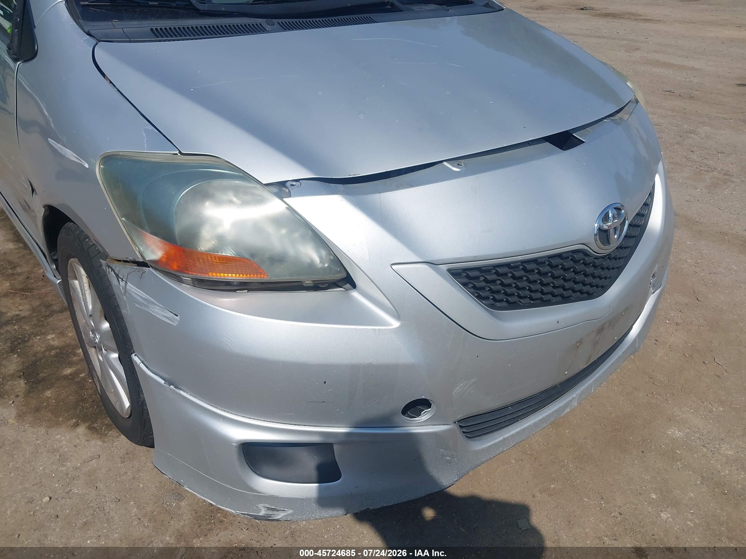 2009 Toyota Yaris S Silver vin: JTDBT903091303592