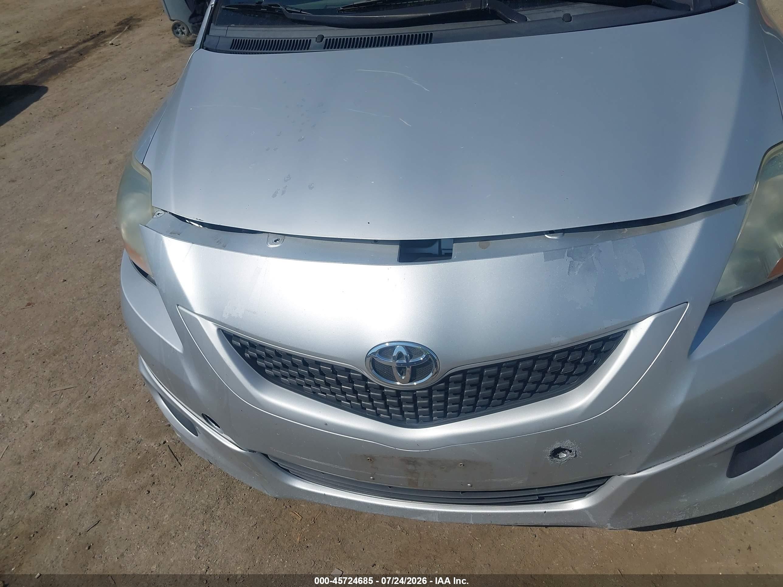 2009 Toyota Yaris S Silver vin: JTDBT903091303592