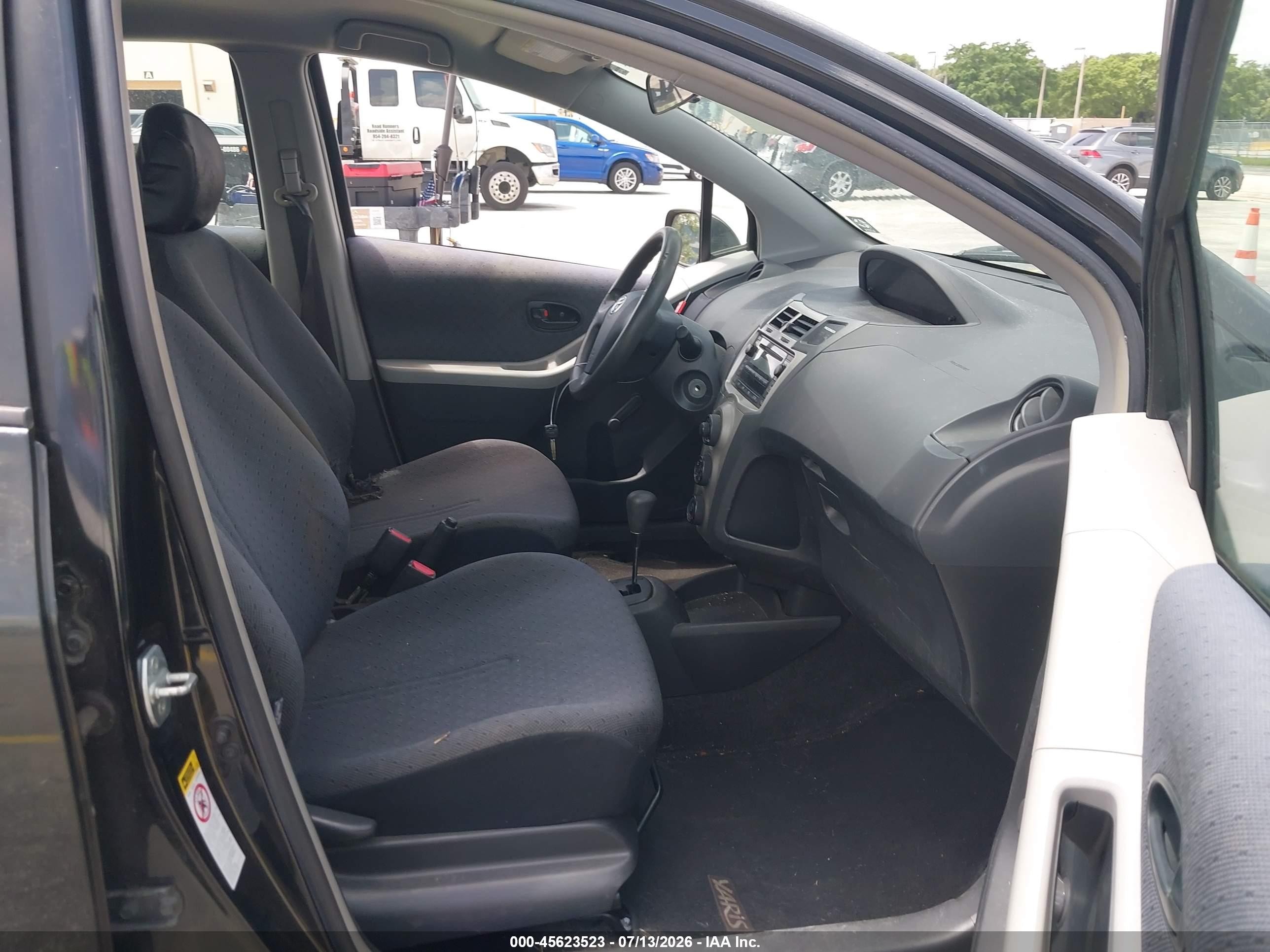 2009 Toyota Yaris   Black vin: JTDBT903091305214