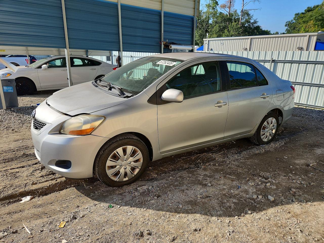 2009 Toyota Yaris Серебряный vin: JTDBT903091321798
