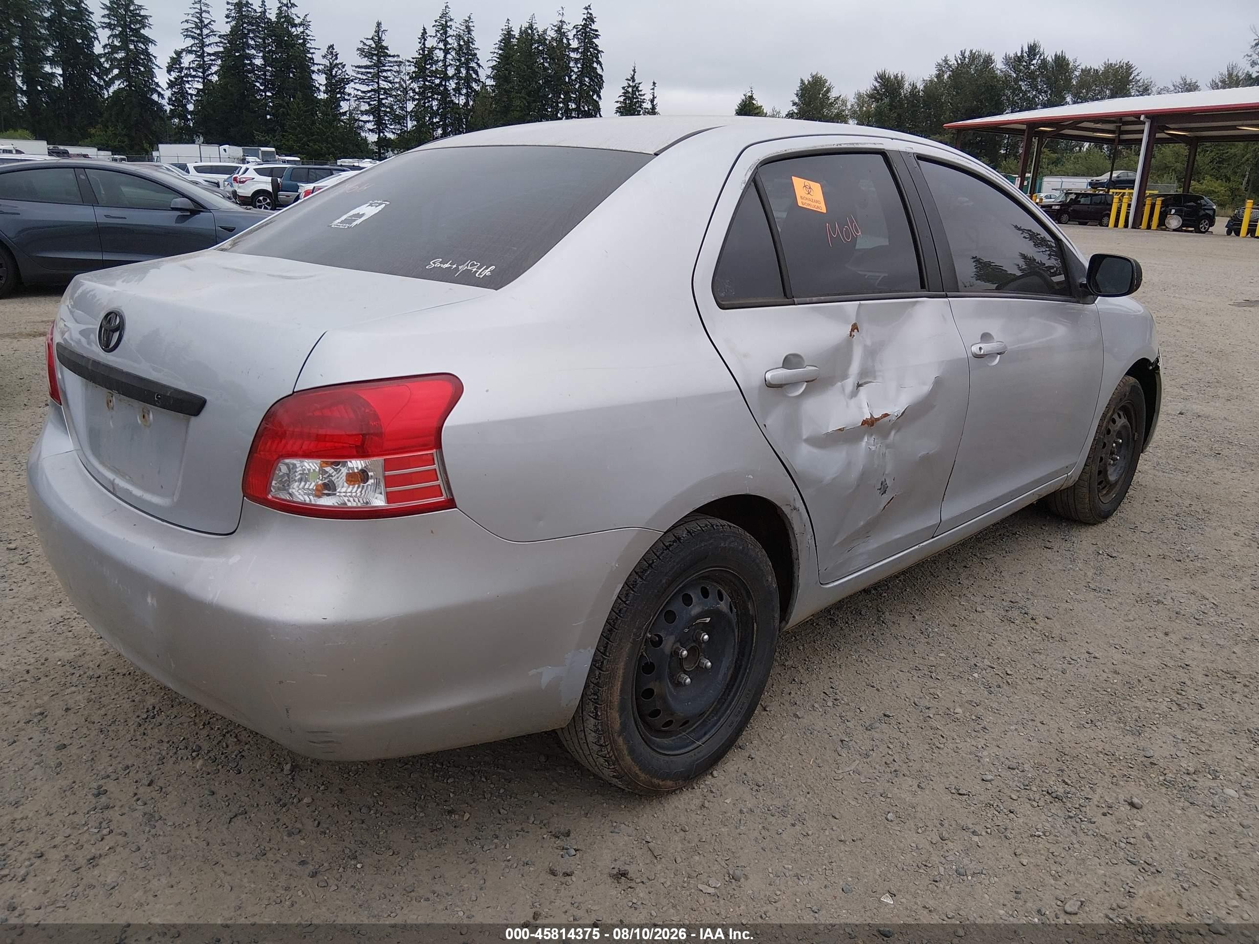 2009 Toyota Yaris   Серый vin: JTDBT903091332929