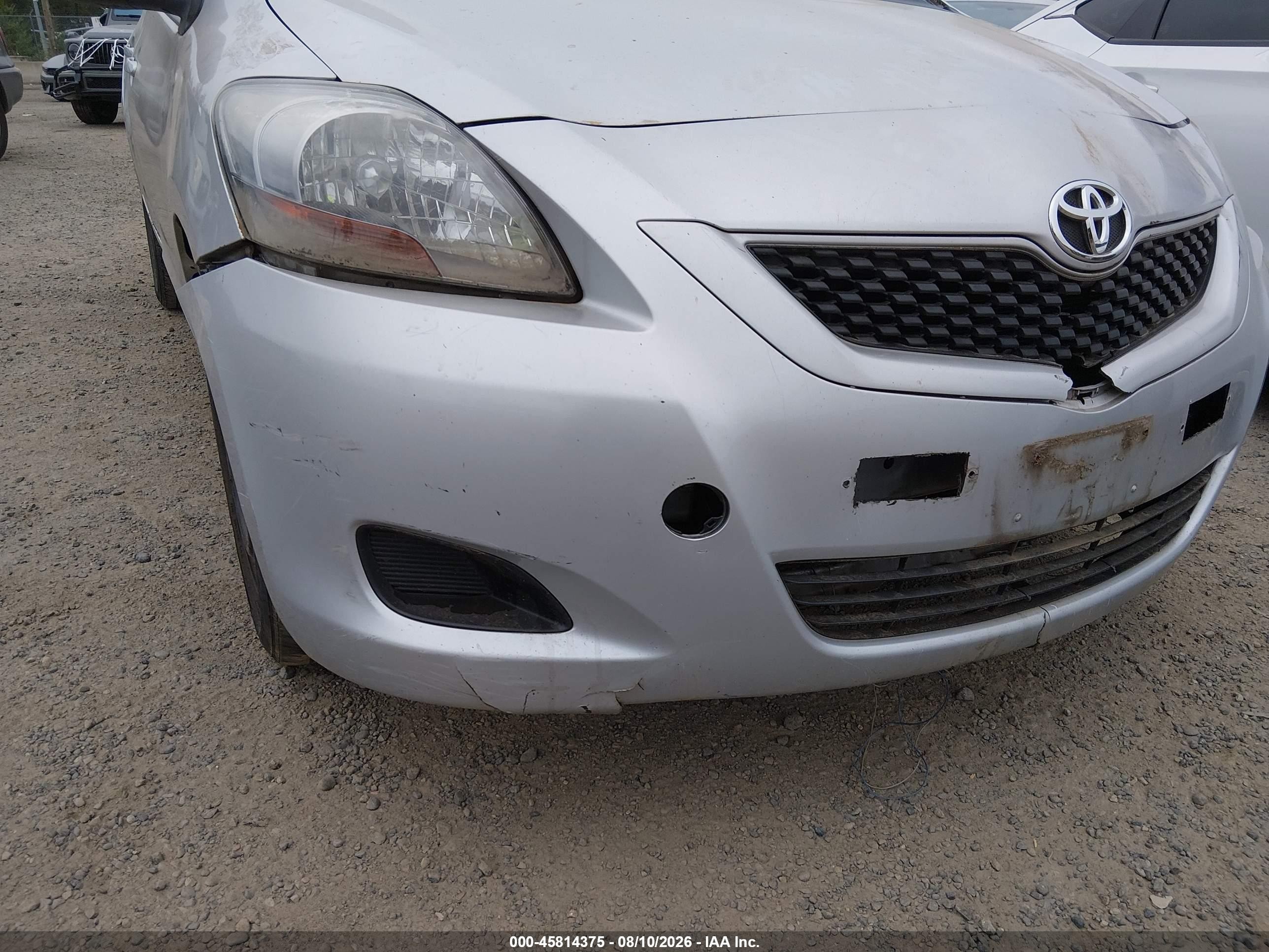 2009 Toyota Yaris   Серый vin: JTDBT903091332929