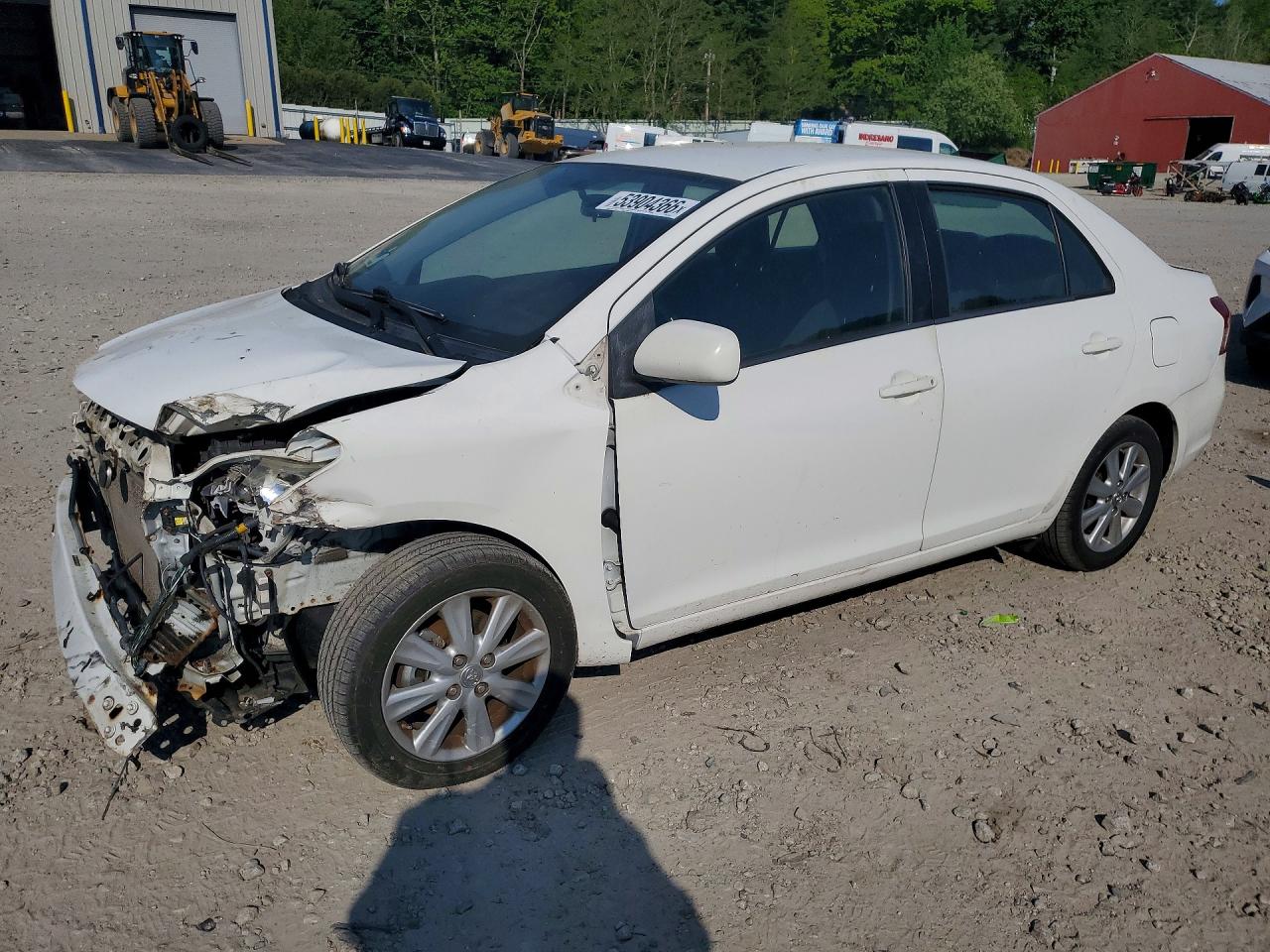 2009 Toyota Yaris Base White vin: JTDBT903091343669