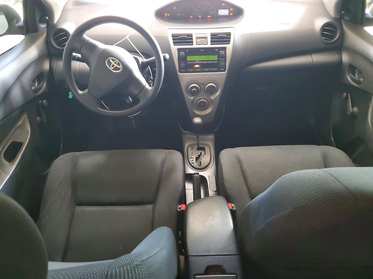 2009 Toyota Yaris Base Silver vin: JTDBT903094042950