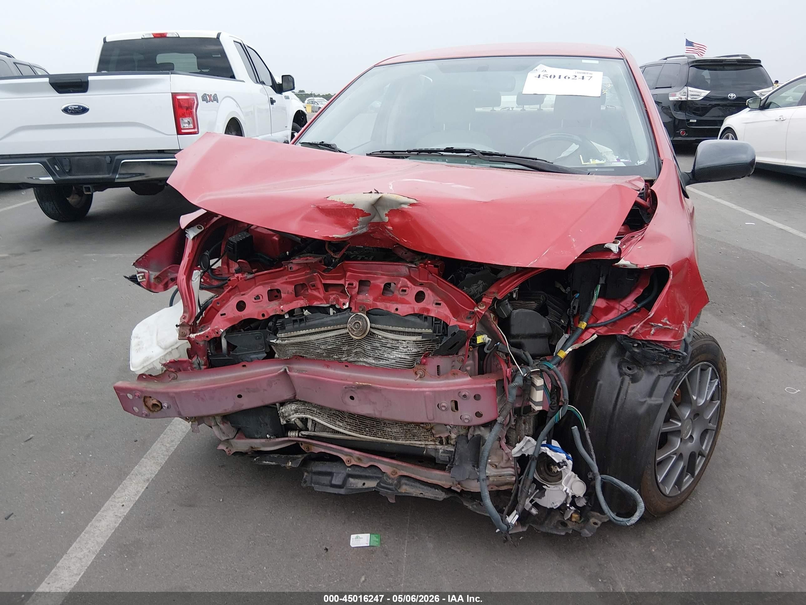 2009 Toyota Yaris   Красный vin: JTDBT903094048764