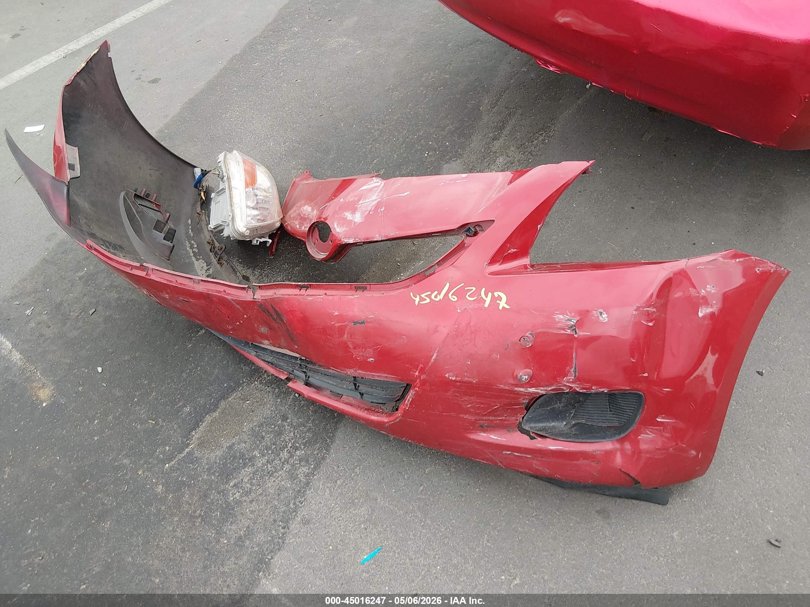 2009 Toyota Yaris   Красный vin: JTDBT903094048764
