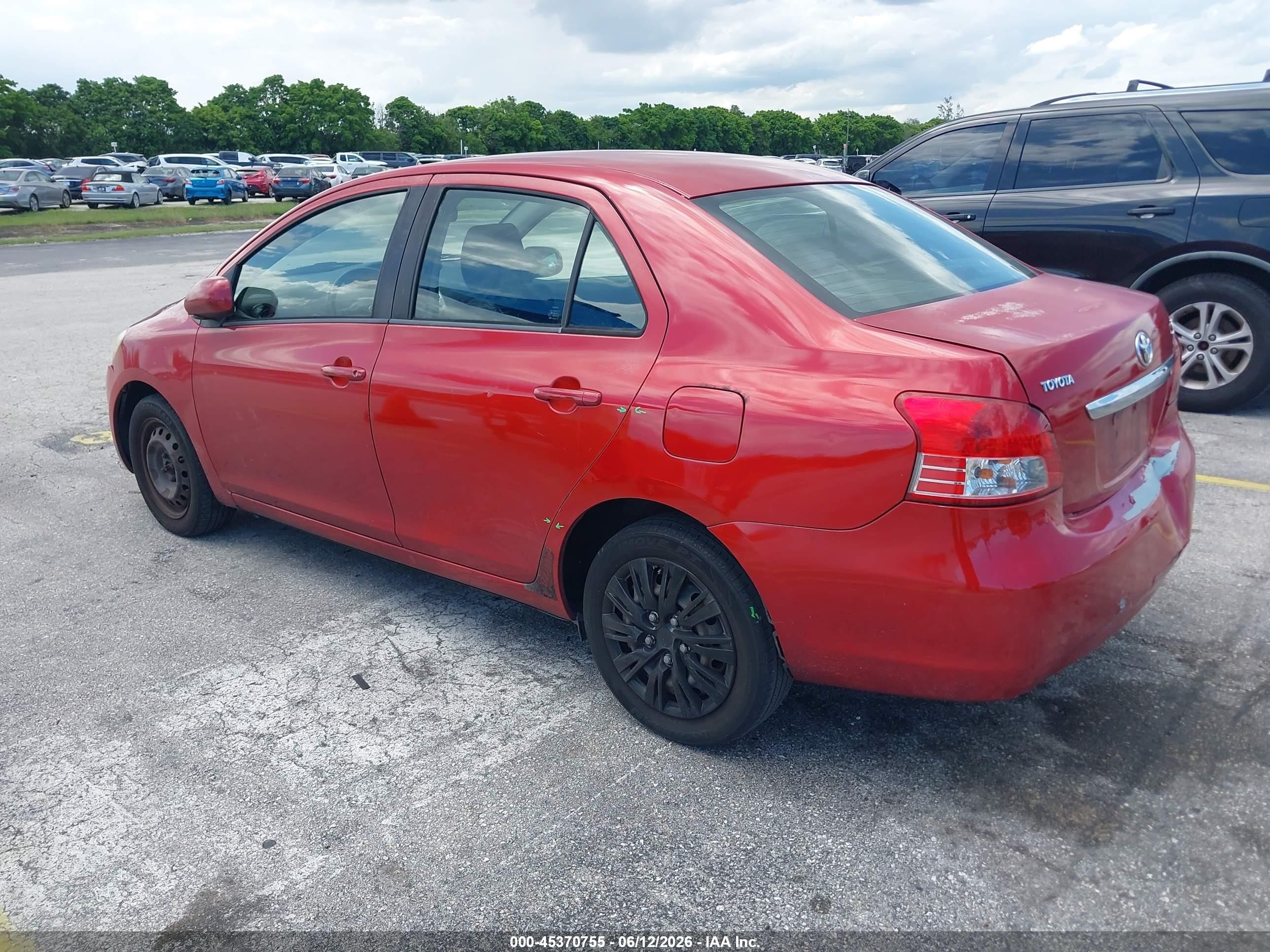 2008 Toyota Yaris   Red vin: JTDBT903181248522