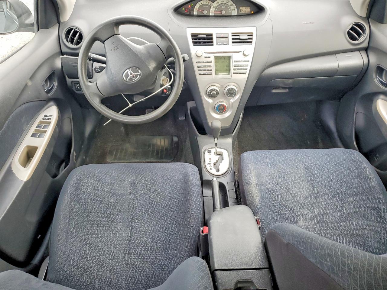 2007 Toyota Yaris Base Серый vin: JTDBT903371124993
