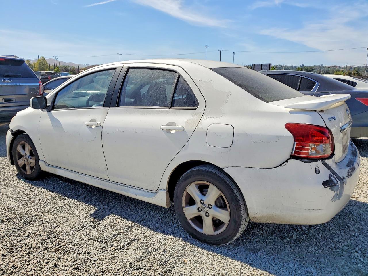 2007 Toyota Yaris S White vin: JTDBT903371164667
