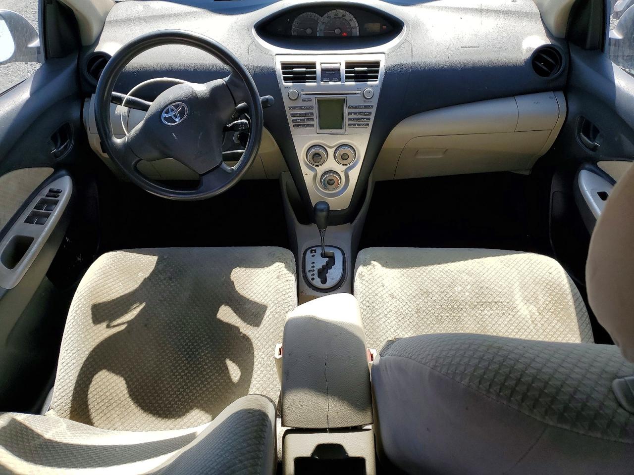 2007 Toyota Yaris S White vin: JTDBT903371164667