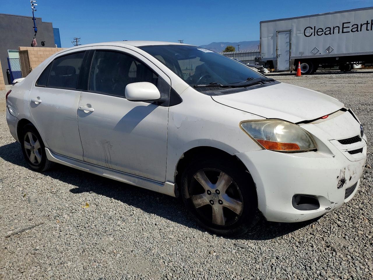 2007 Toyota Yaris S White vin: JTDBT903371164667