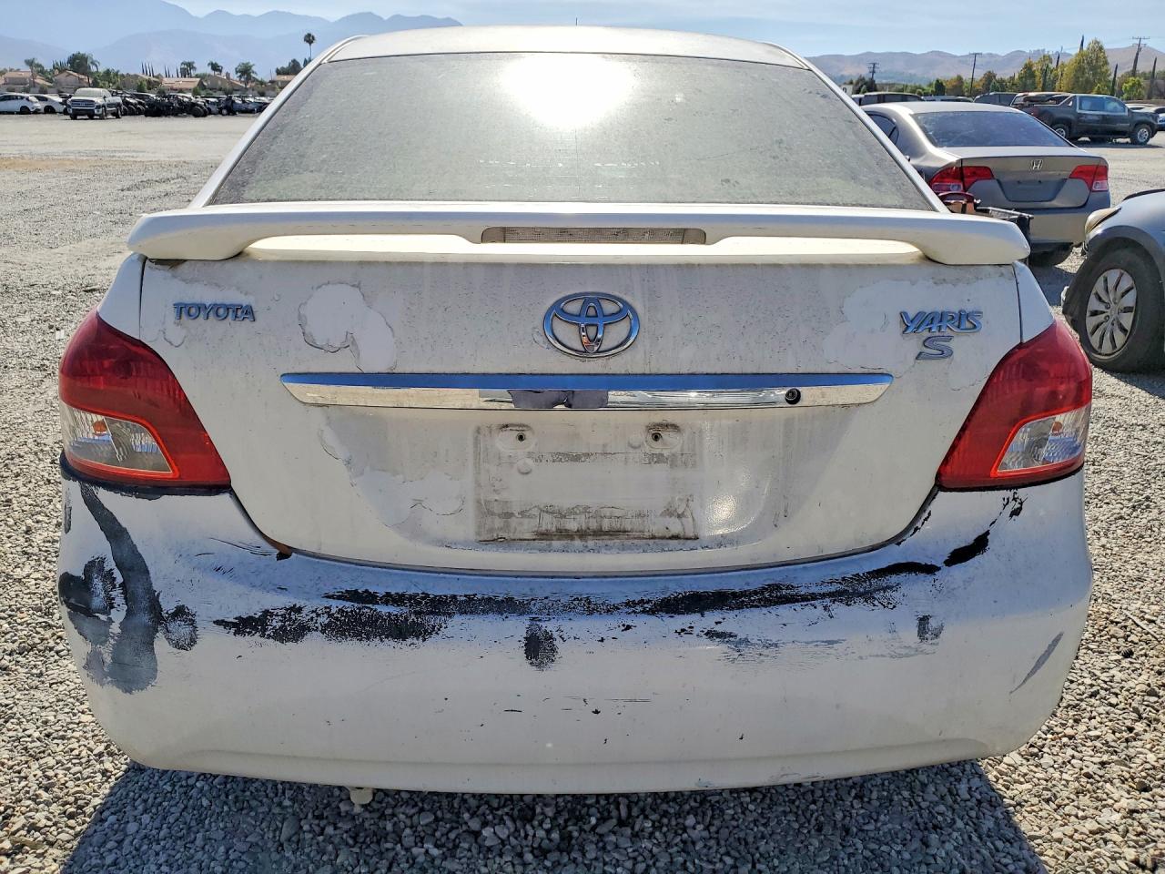 2007 Toyota Yaris S White vin: JTDBT903371164667