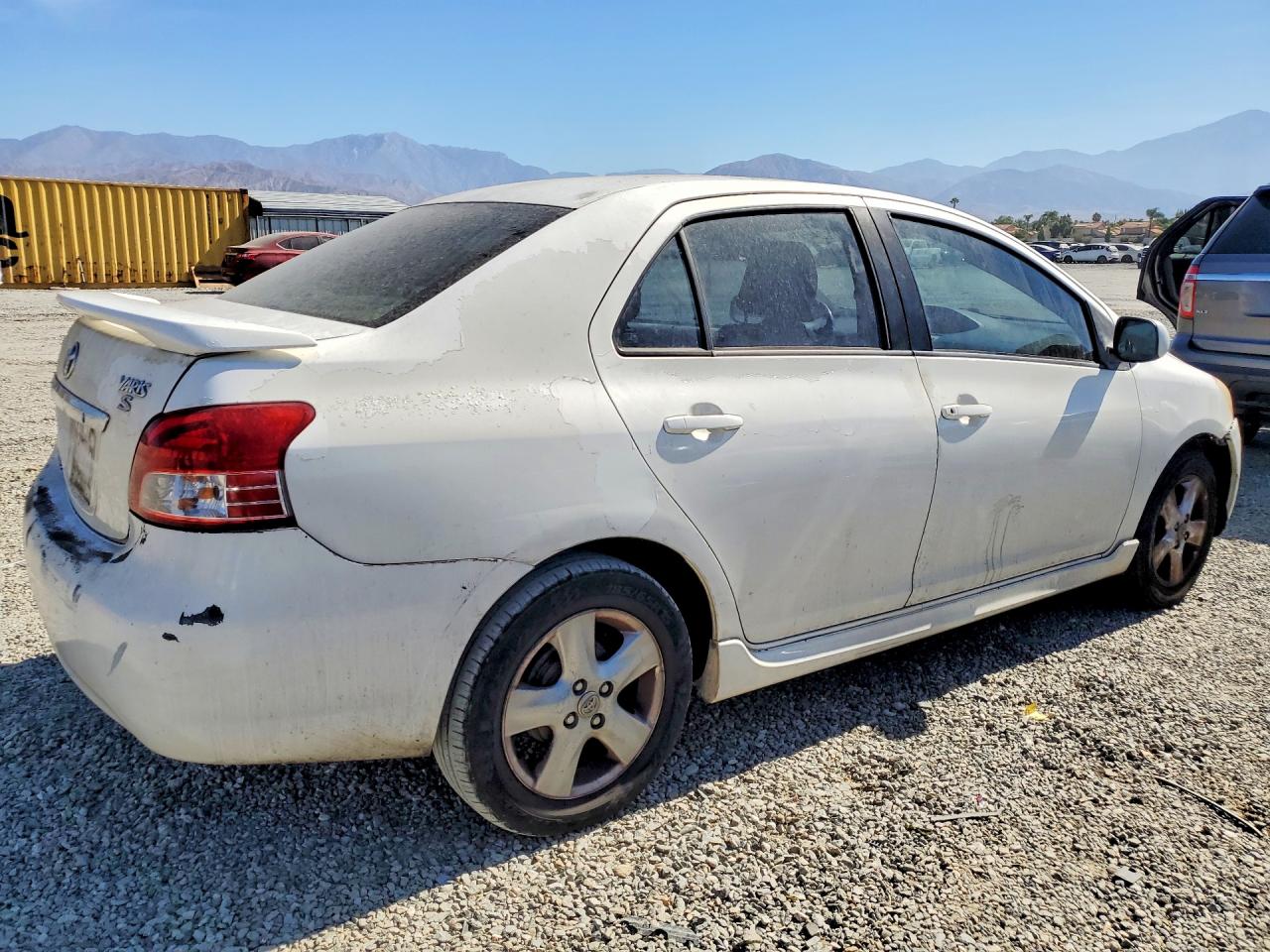 2007 Toyota Yaris S White vin: JTDBT903371164667
