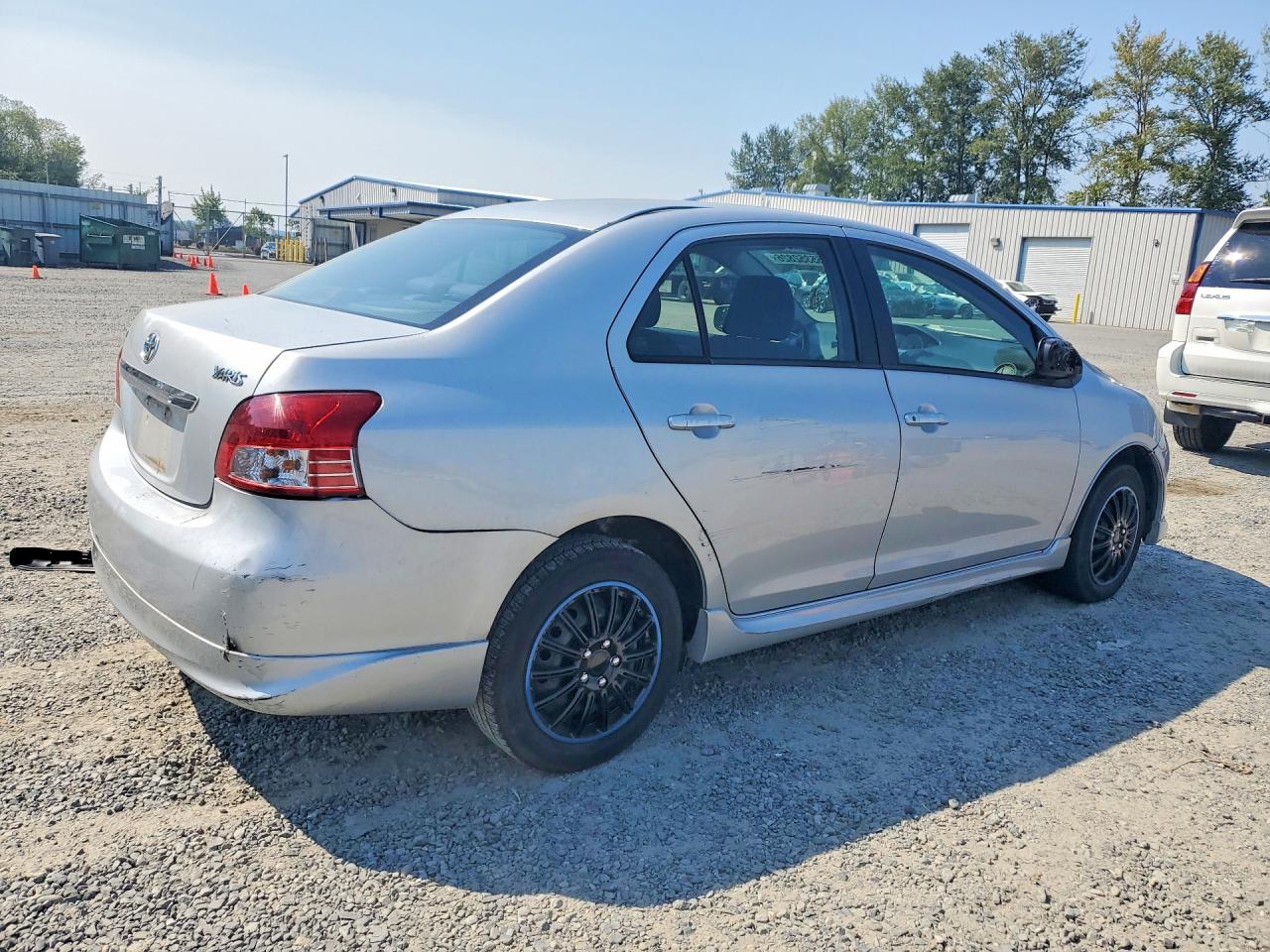 2008 Toyota Yaris S Silver vin: JTDBT903381199629
