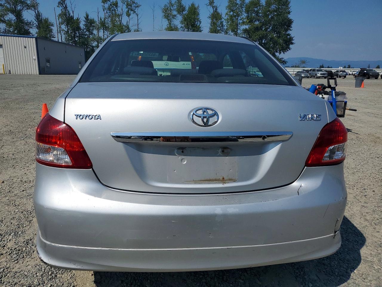 2008 Toyota Yaris S Silver vin: JTDBT903381199629
