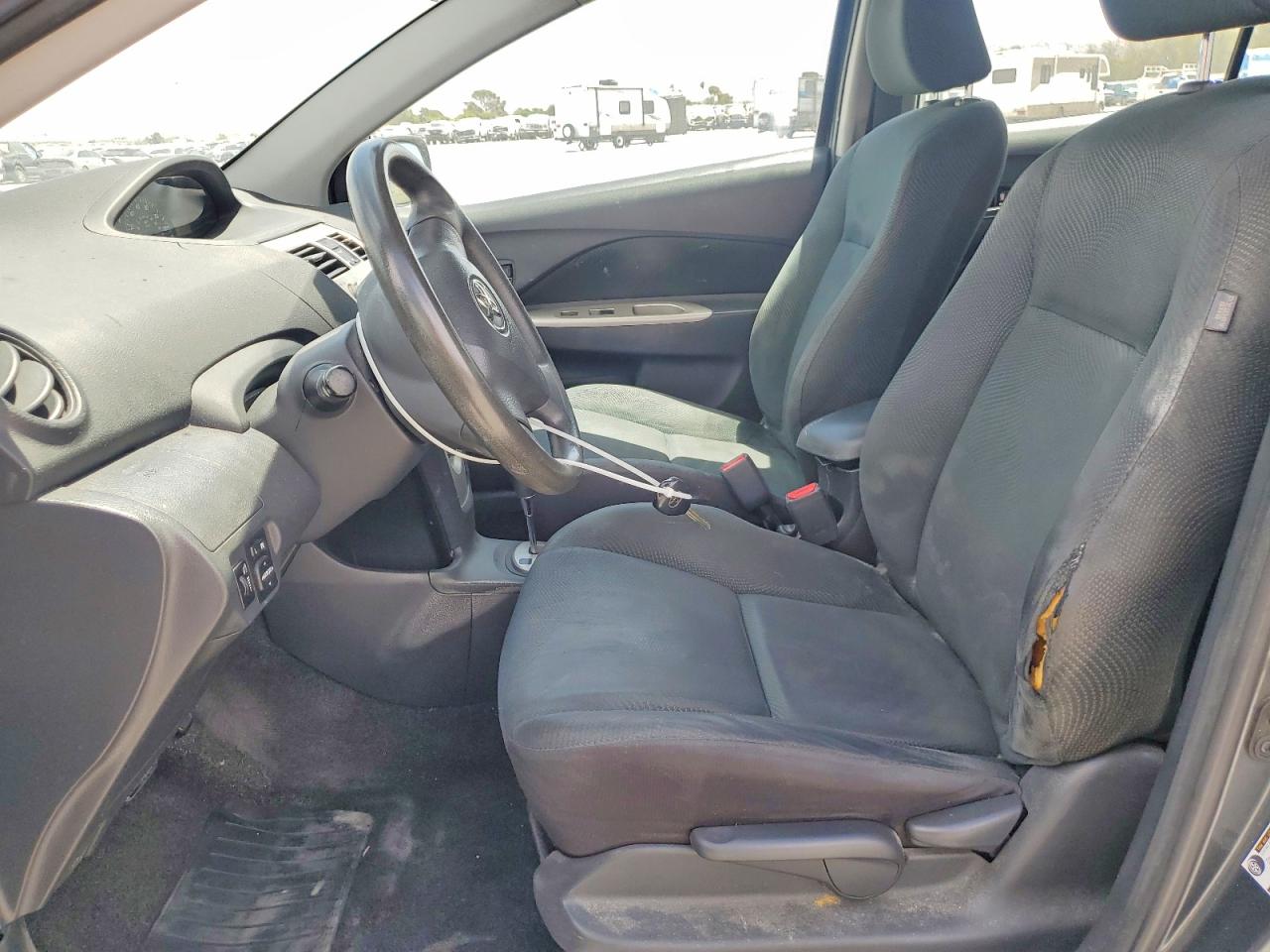2009 Toyota Yaris Base Charcoal vin: JTDBT903391301075