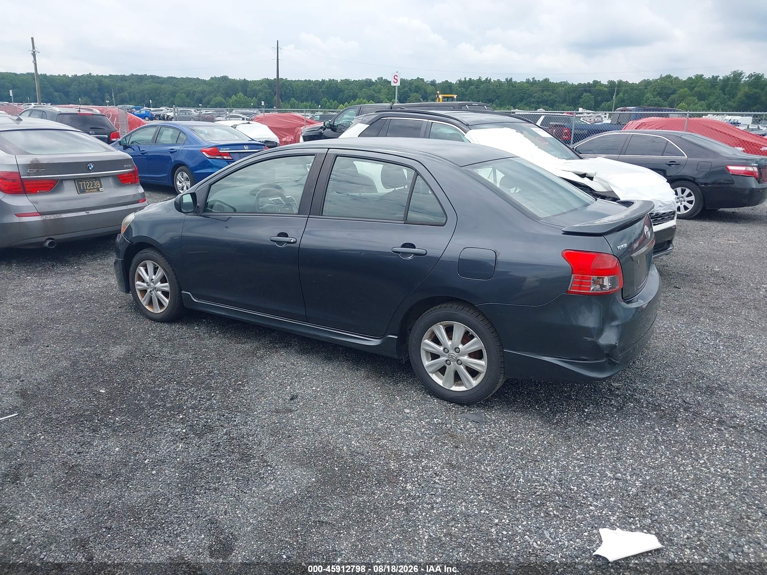 2009 Toyota Yaris S Gray vin: JTDBT903391301402