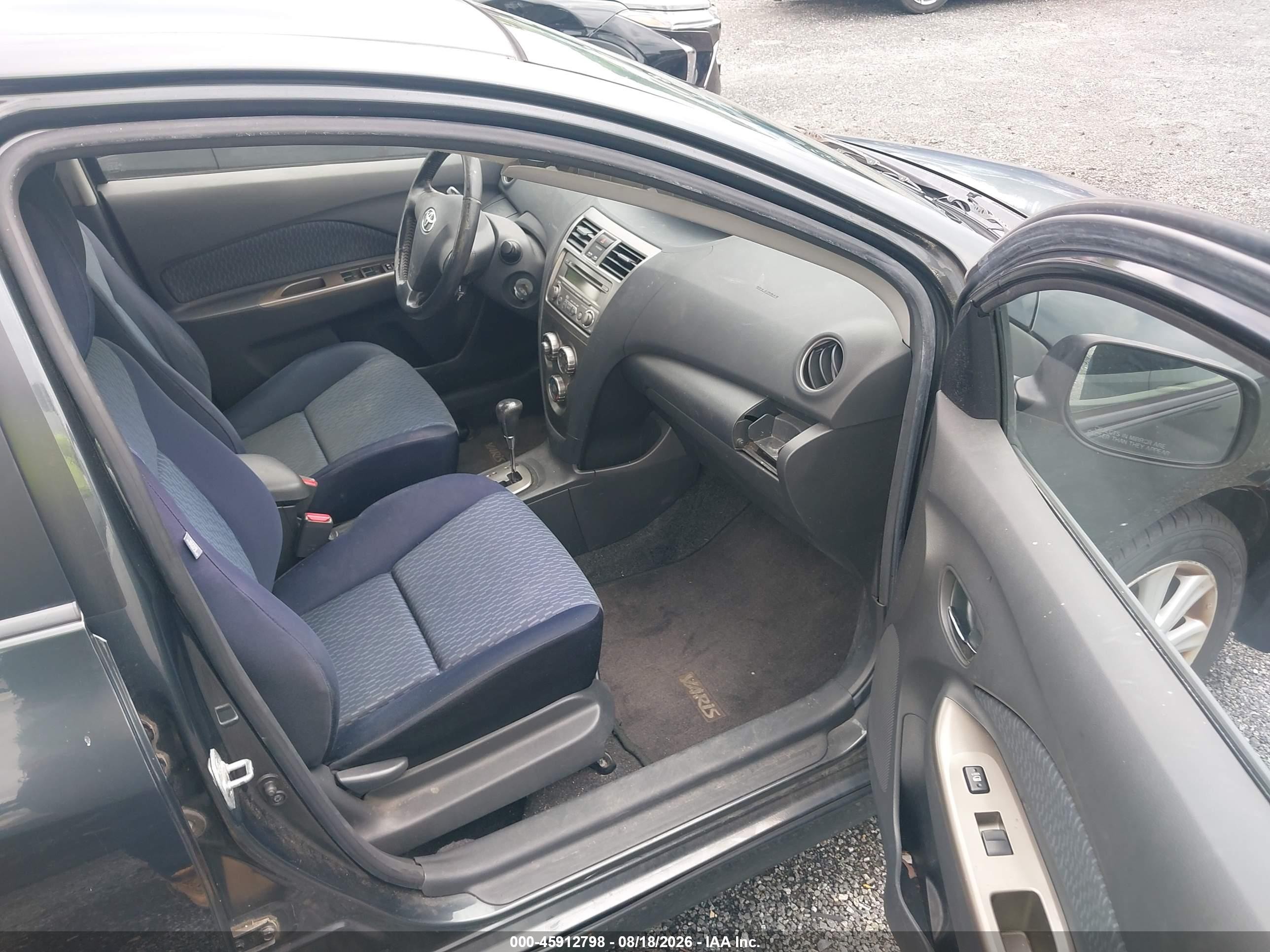 2009 Toyota Yaris S Gray vin: JTDBT903391301402