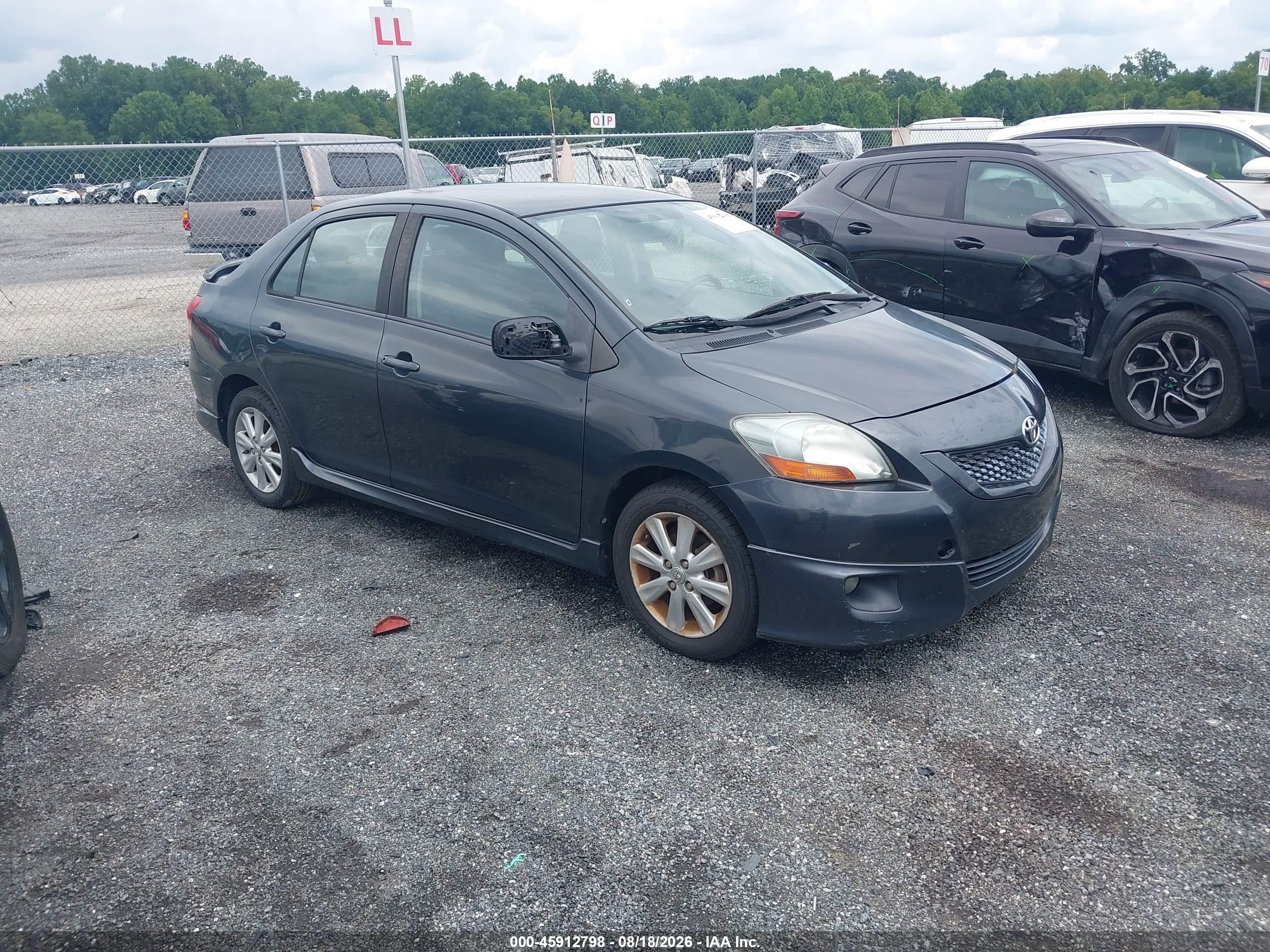 2009 Toyota Yaris S Gray vin: JTDBT903391301402
