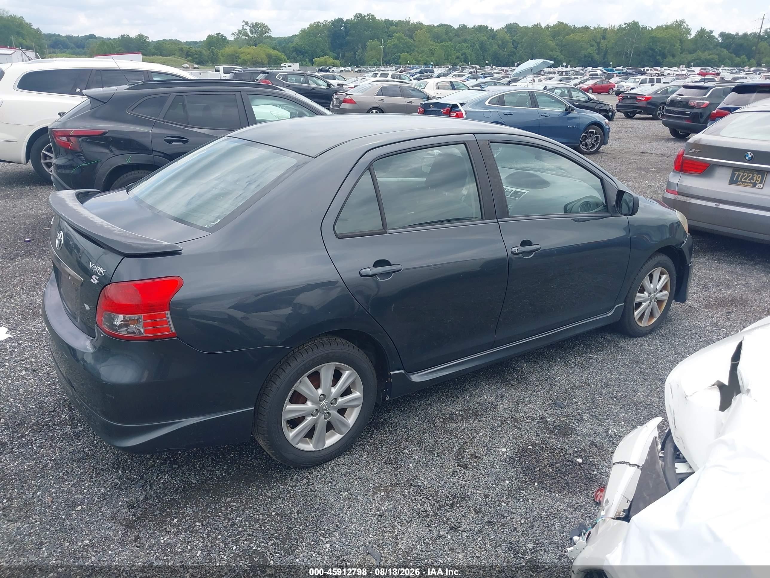 2009 Toyota Yaris S Gray vin: JTDBT903391301402