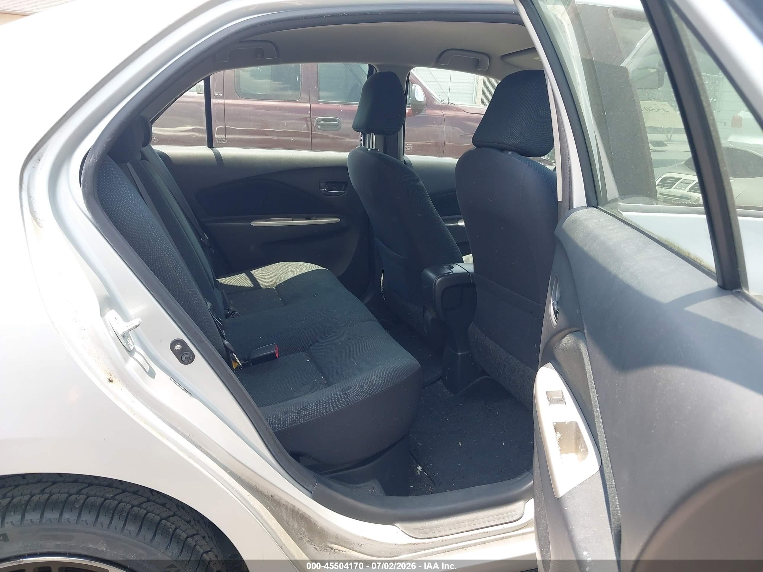 2009 Toyota Yaris   Silver vin: JTDBT903391310262