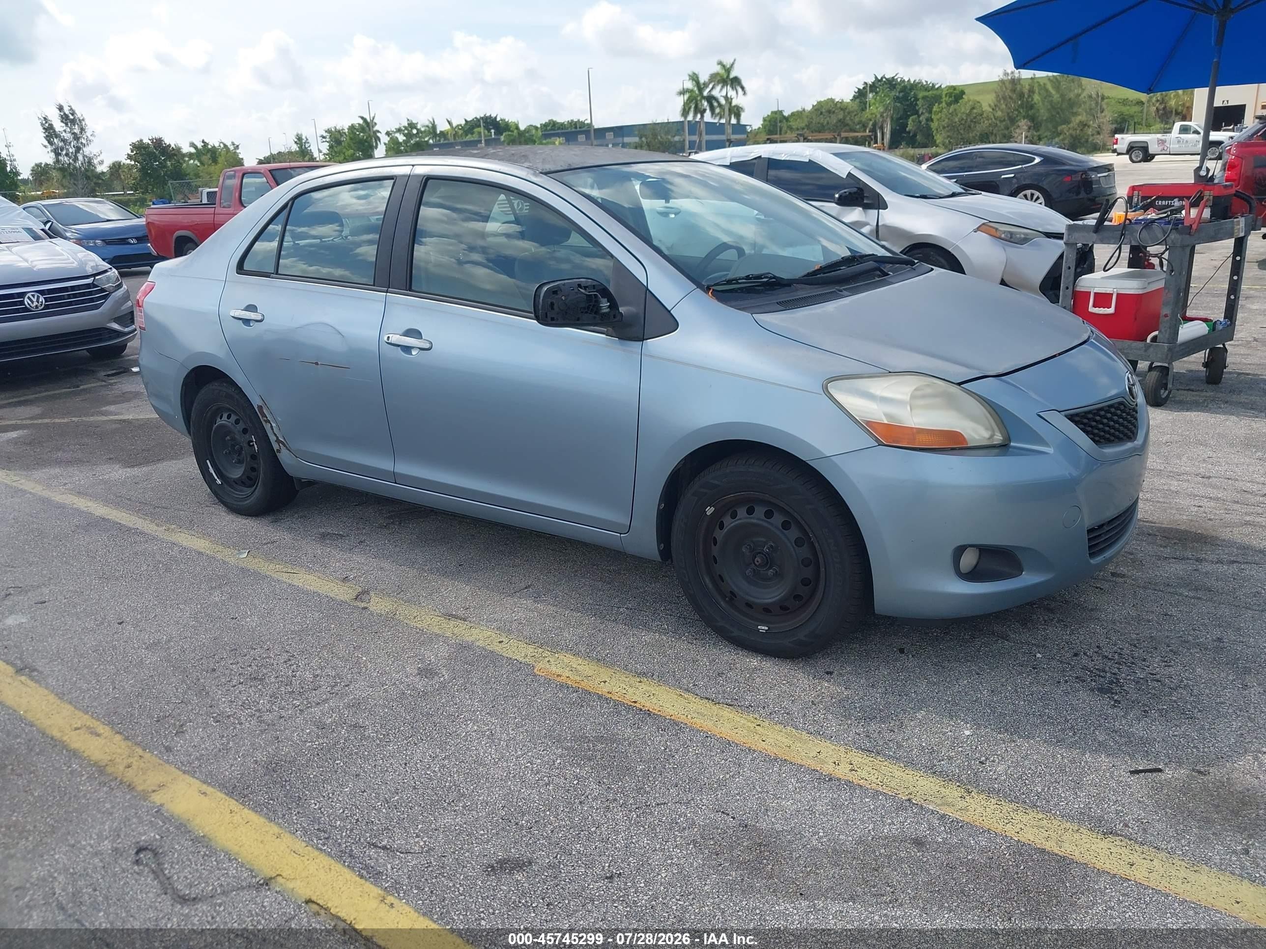 2009 Toyota Yaris   Blue vin: JTDBT903391313131