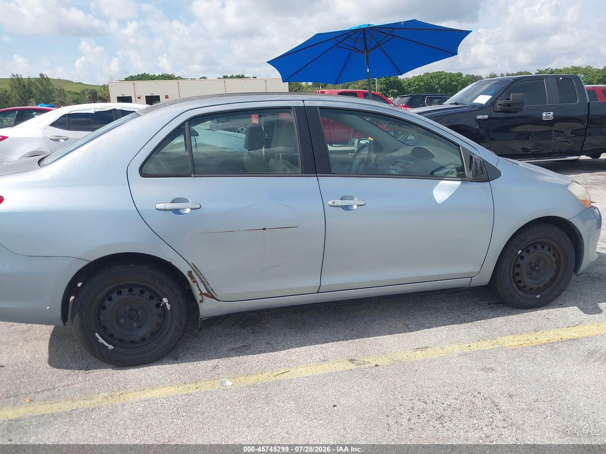 2009 Toyota Yaris   Blue vin: JTDBT903391313131