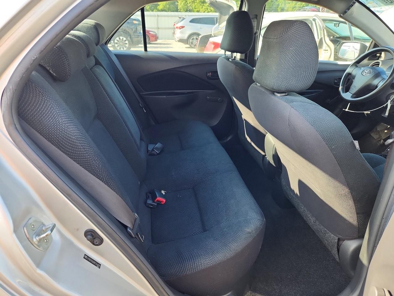 2009 Toyota Yaris Base Gray vin: JTDBT903391316997