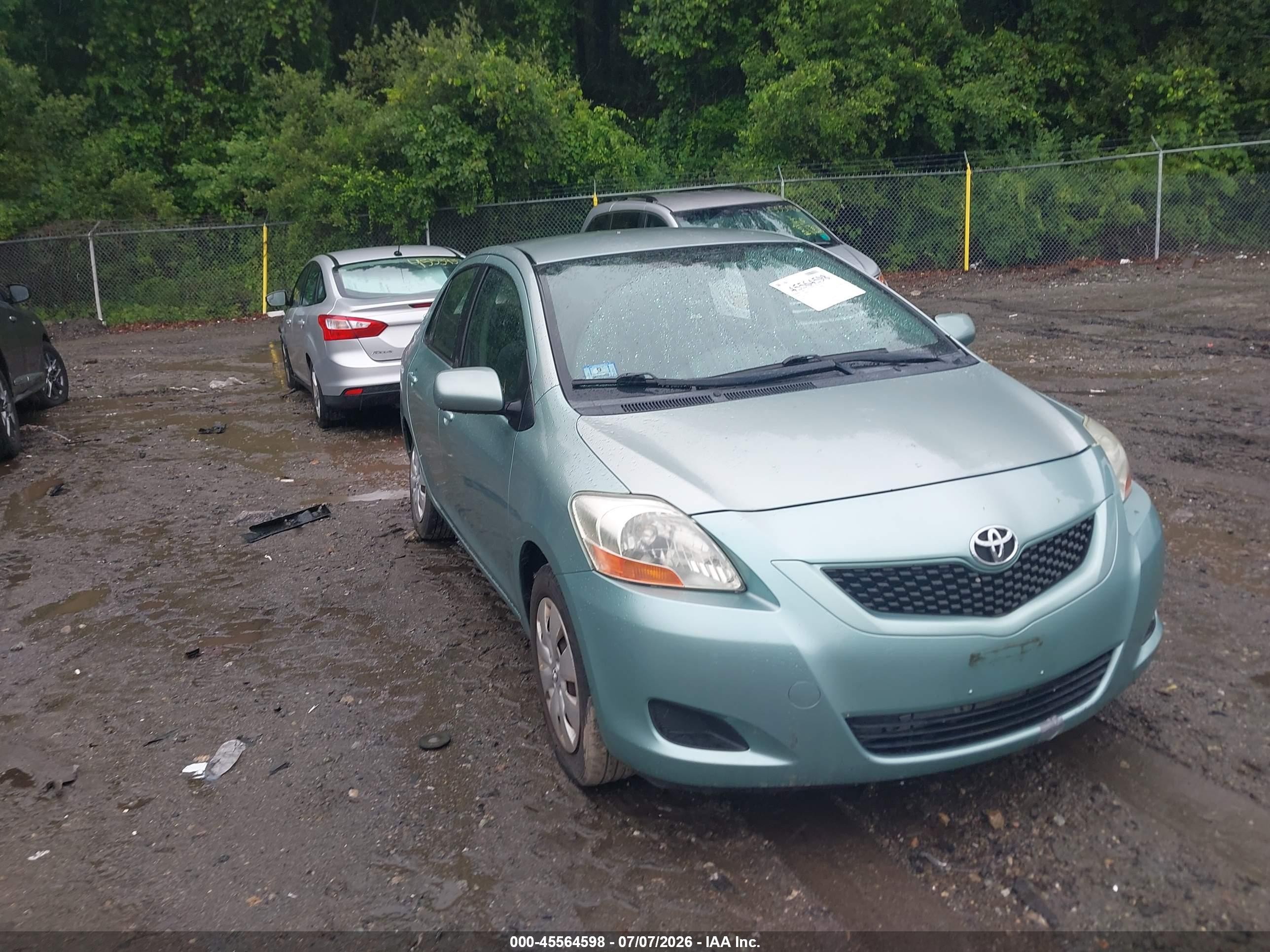 2009 Toyota Yaris   Green vin: JTDBT903391318359