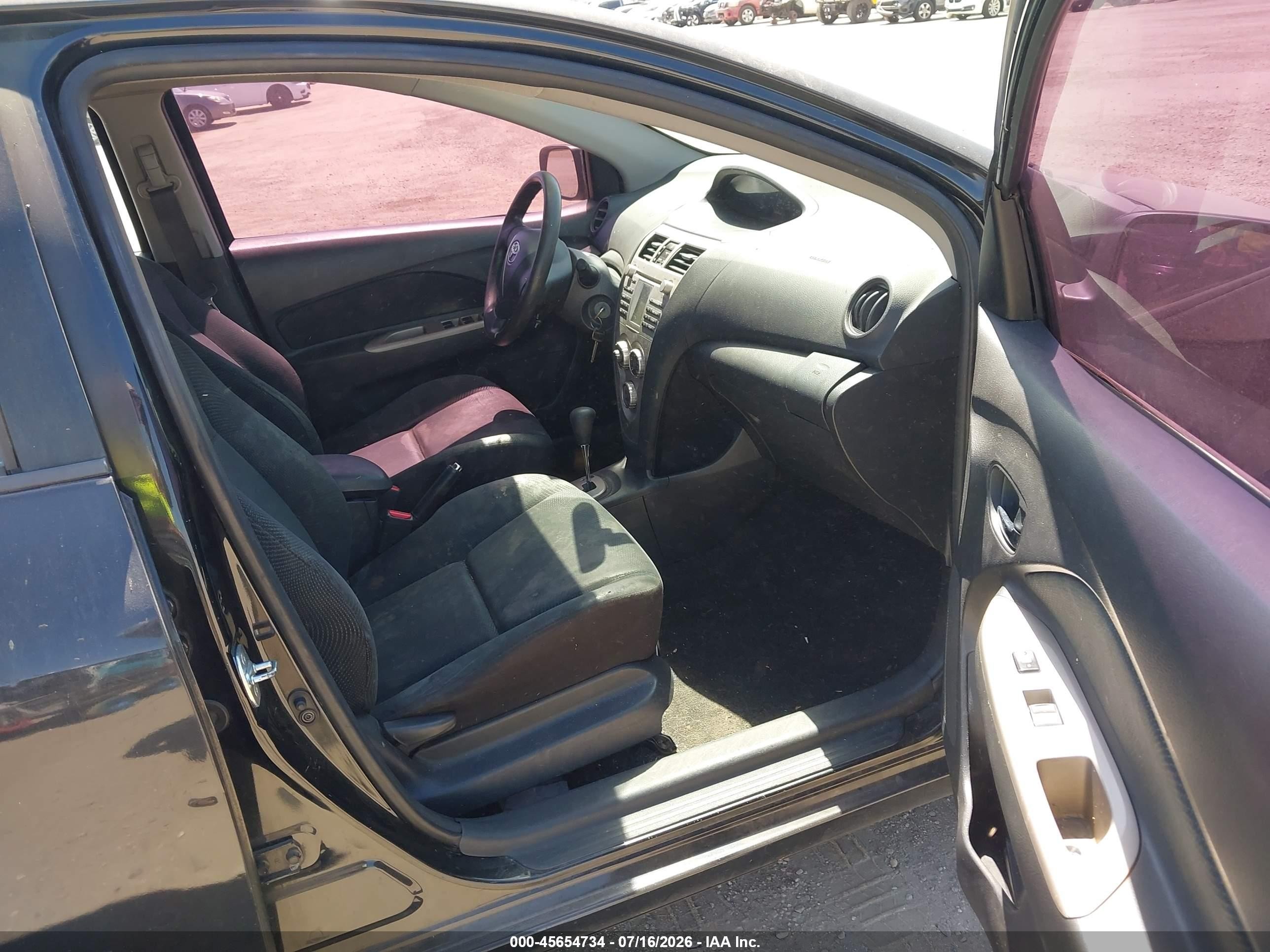 2009 Toyota Yaris   Black vin: JTDBT903391332018