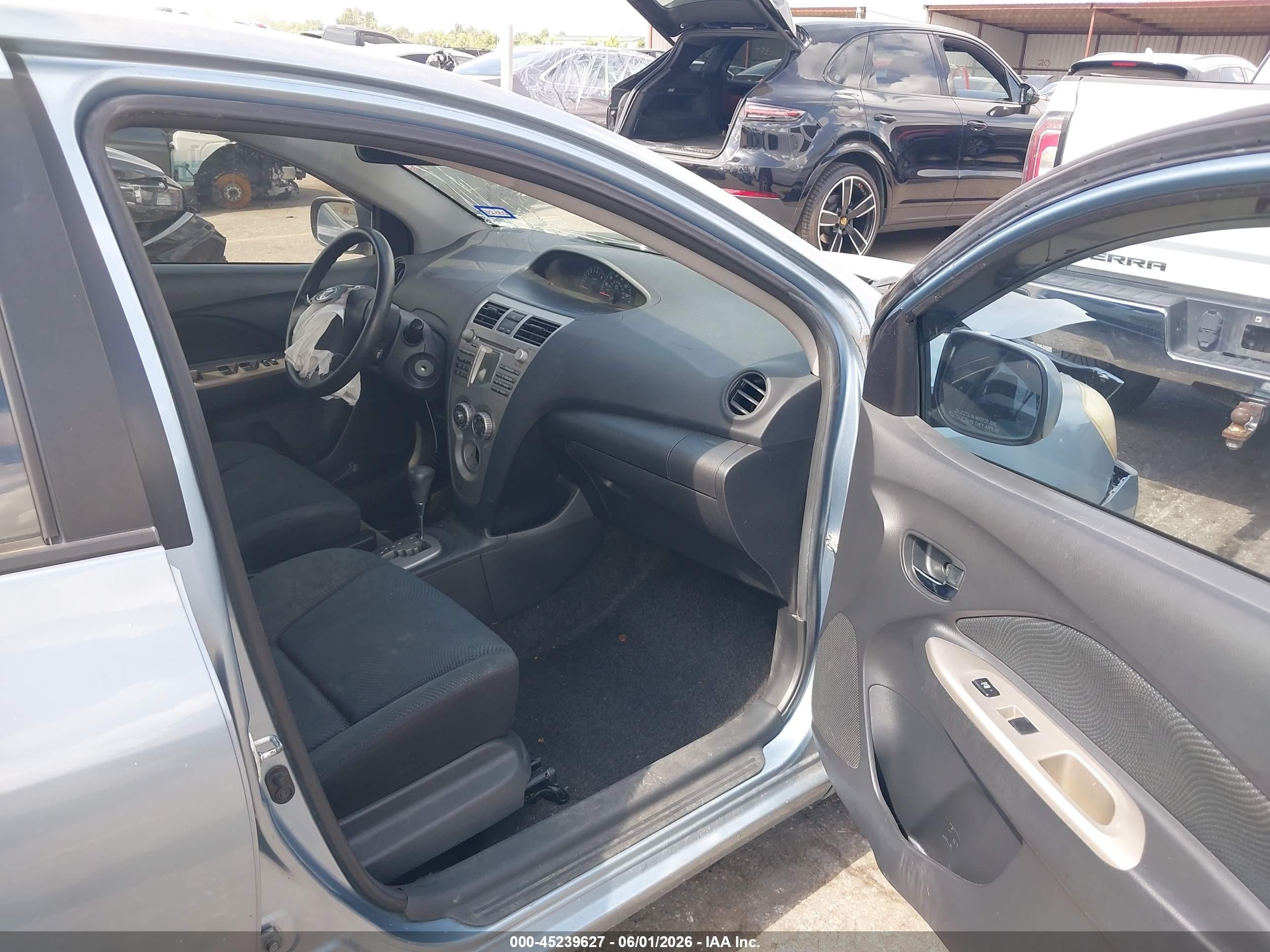 2009 Toyota Yaris   Light Blue vin: JTDBT903391332150