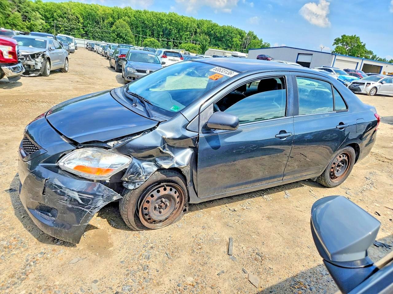 2009 Toyota Yaris Base Charcoal vin: JTDBT903391335680