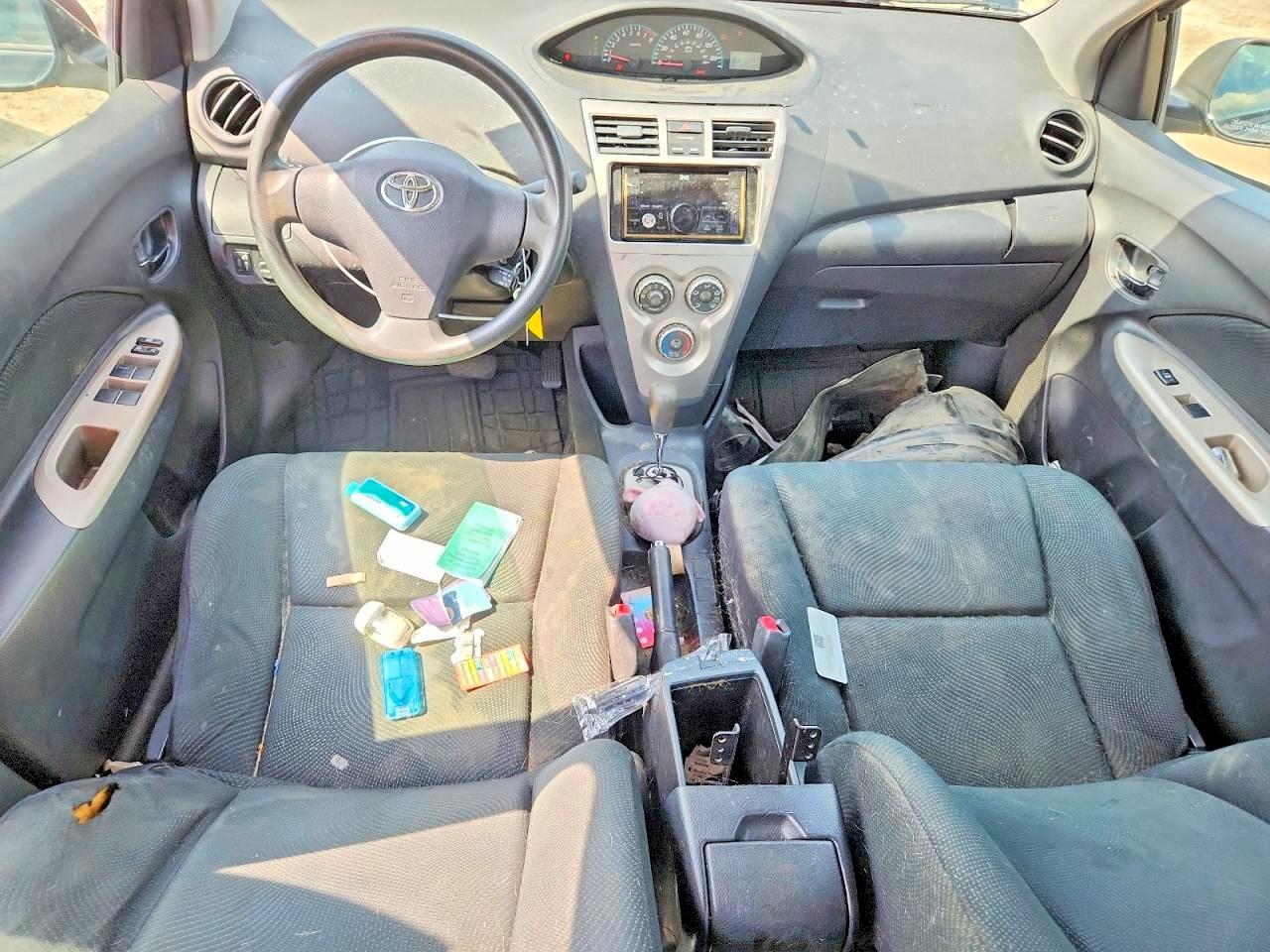 2009 Toyota Yaris Base Charcoal vin: JTDBT903391335680