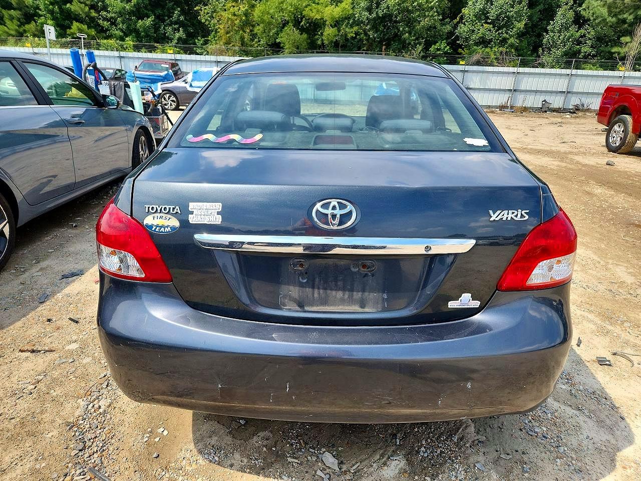 2009 Toyota Yaris Base Charcoal vin: JTDBT903391335680
