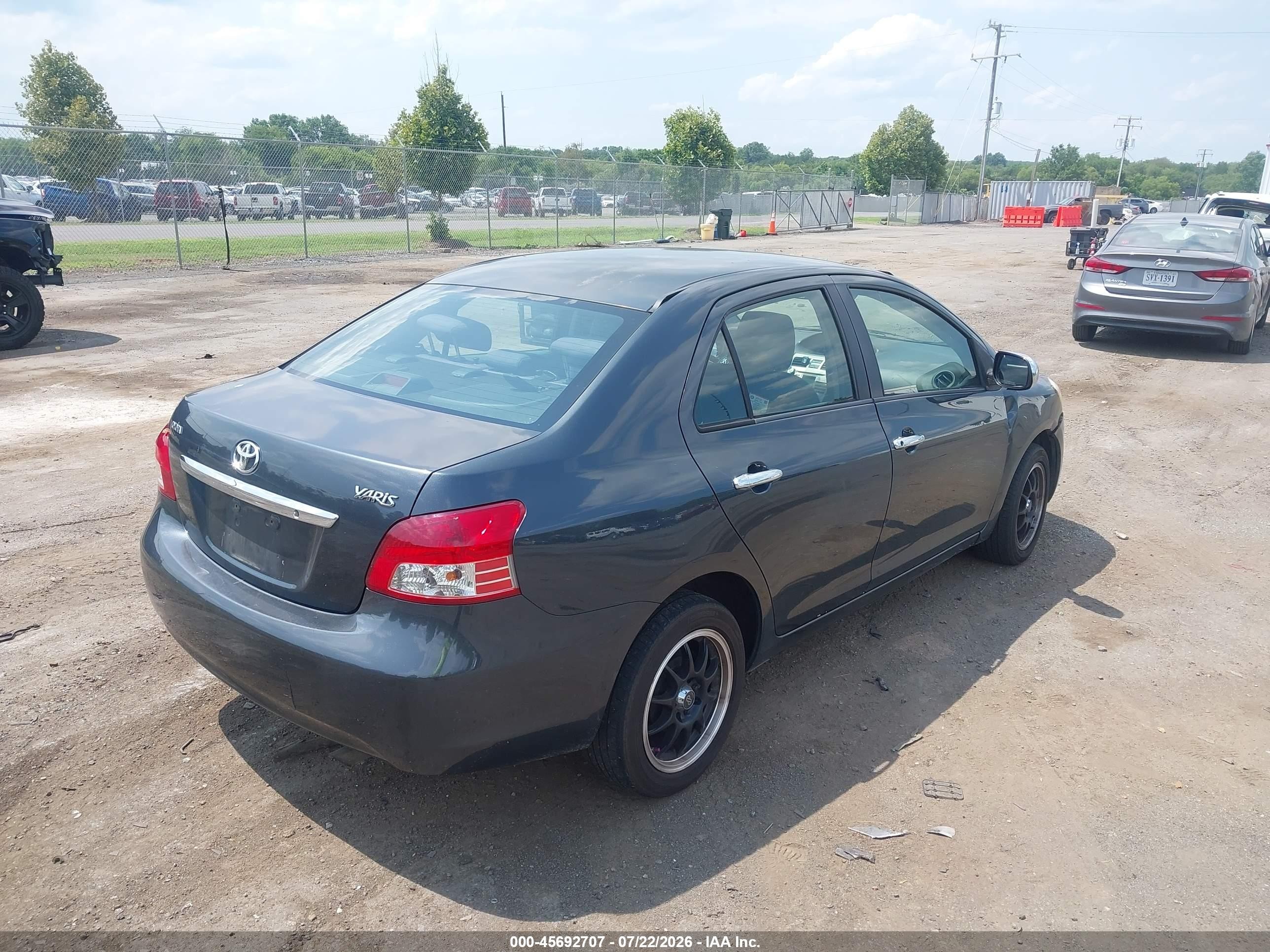 2008 Toyota Yaris   Gray vin: JTDBT903481194360