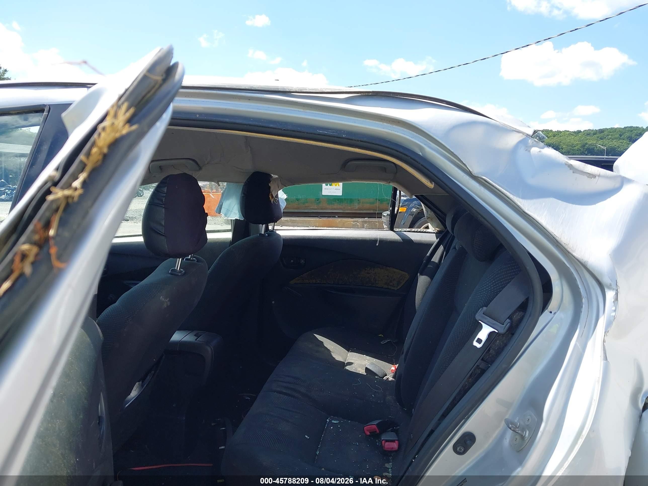 2009 Toyota Yaris   Silver vin: JTDBT903494042742