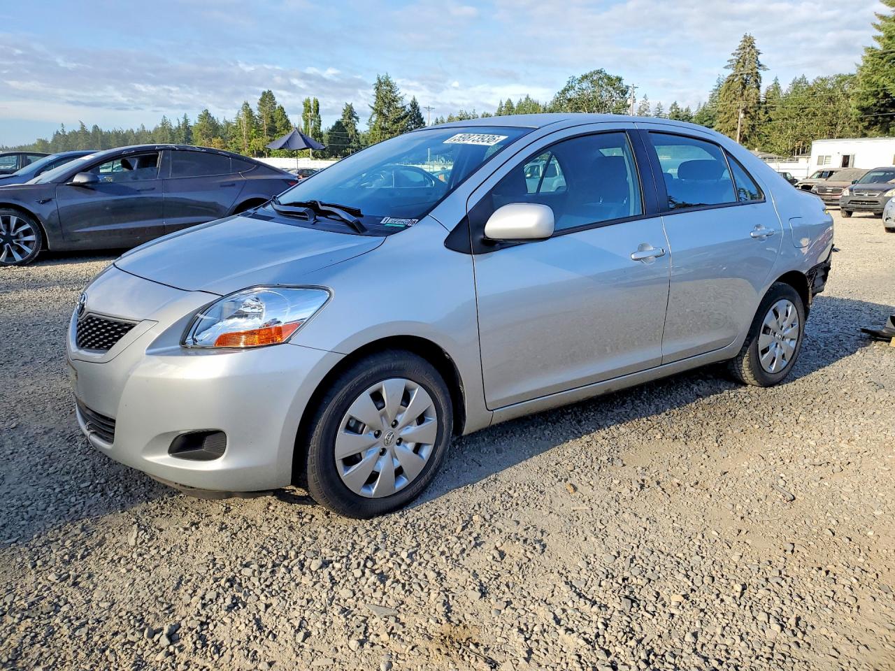 2009 Toyota Yaris Base Silver vin: JTDBT903494047360