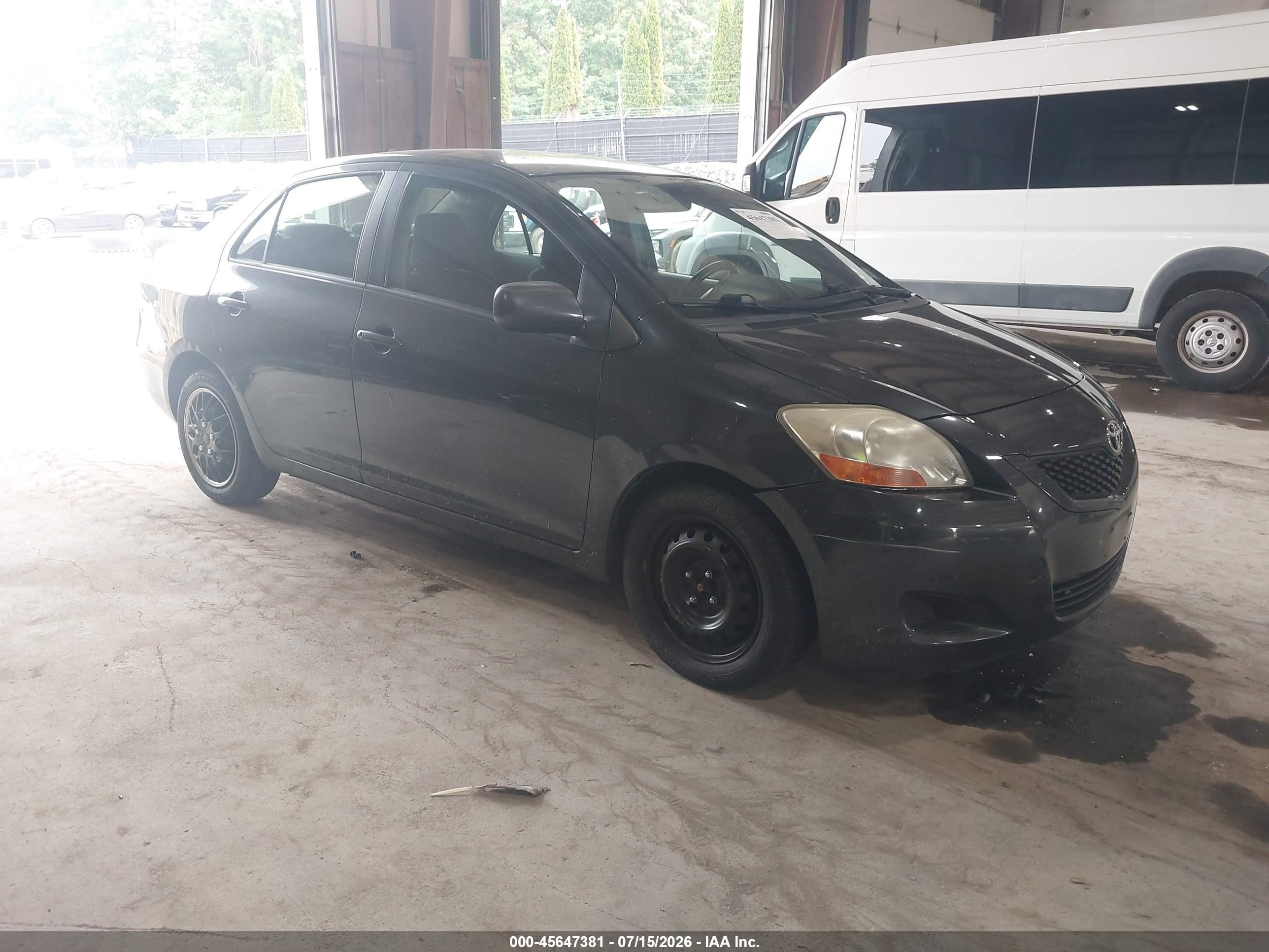 2009 Toyota Yaris   Gray vin: JTDBT903494050159