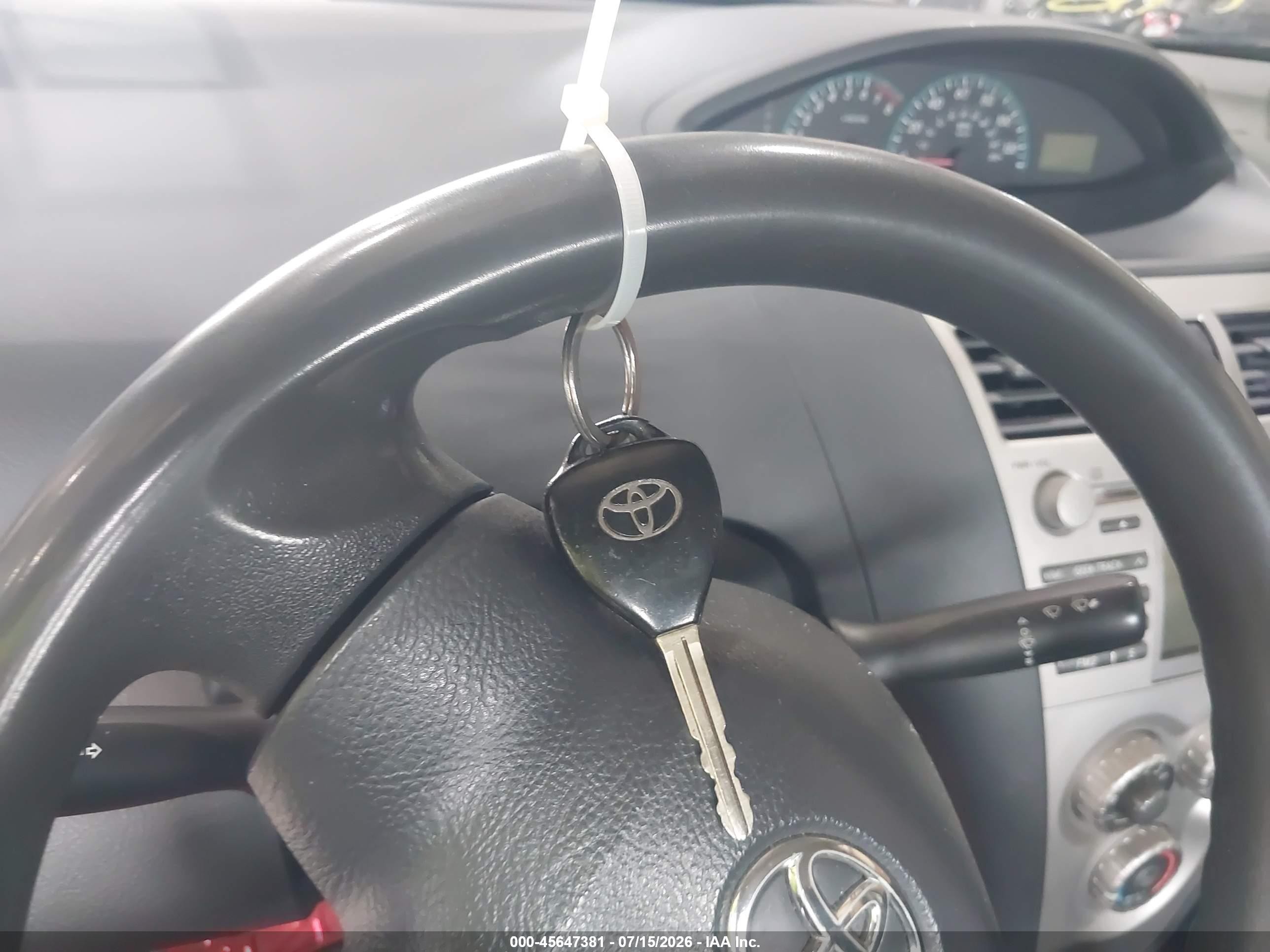 2009 Toyota Yaris   Gray vin: JTDBT903494050159