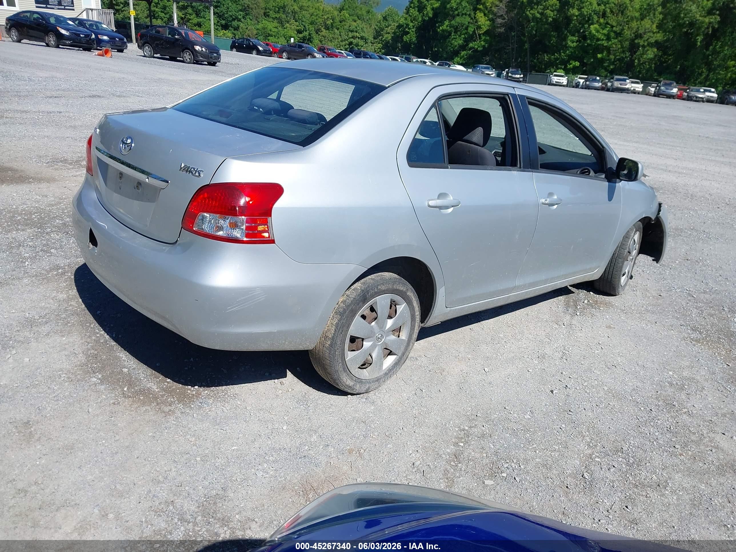 2007 Toyota Yaris   Silver vin: JTDBT903571148096