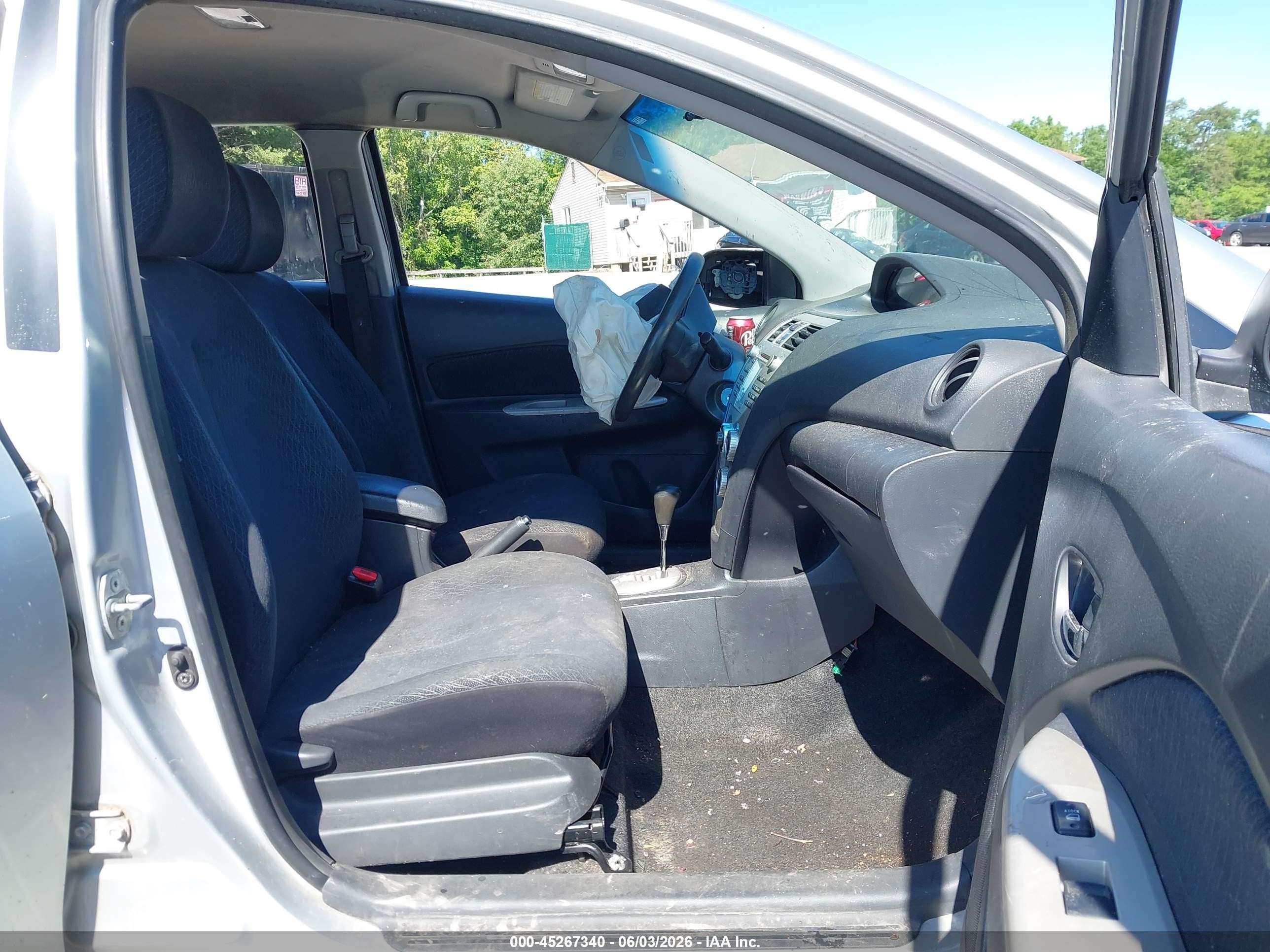 2007 Toyota Yaris   Silver vin: JTDBT903571148096