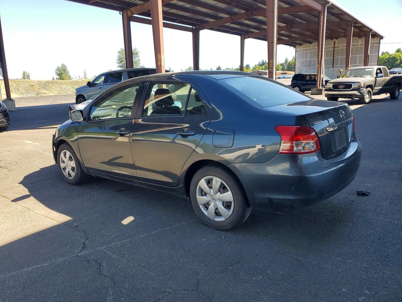 2008 Toyota Yaris Base Charcoal vin: JTDBT903581211117