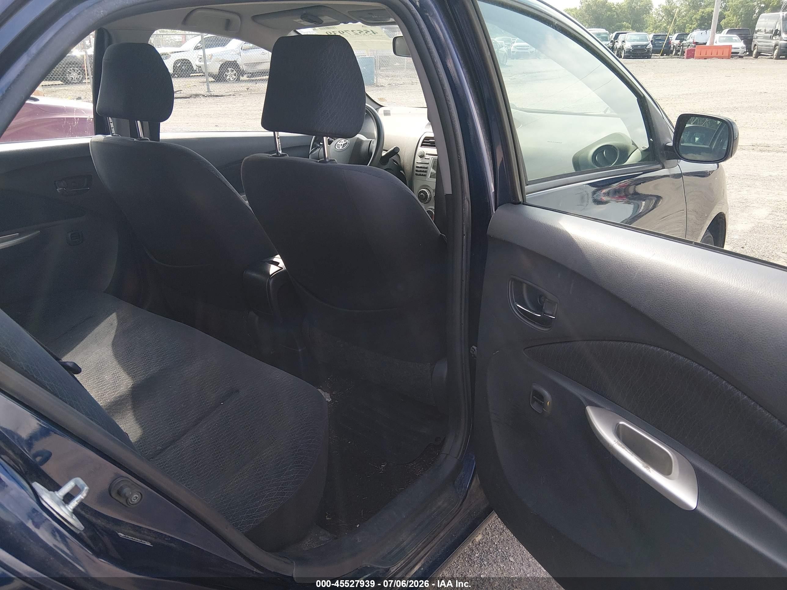 2008 Toyota Yaris   Blue vin: JTDBT903581225910