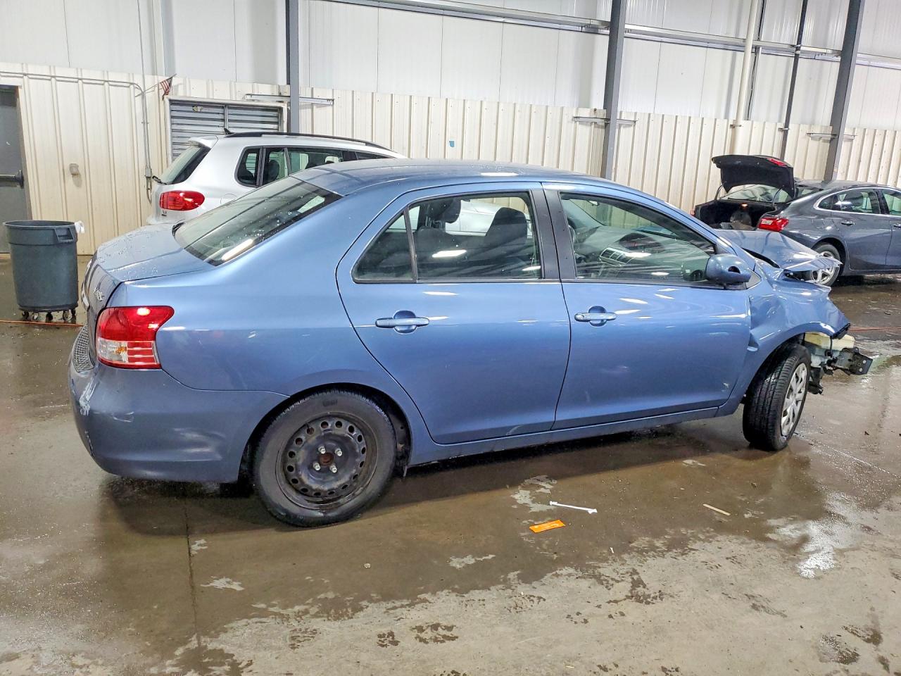 2008 Toyota Yaris Base Blue vin: JTDBT903584012504