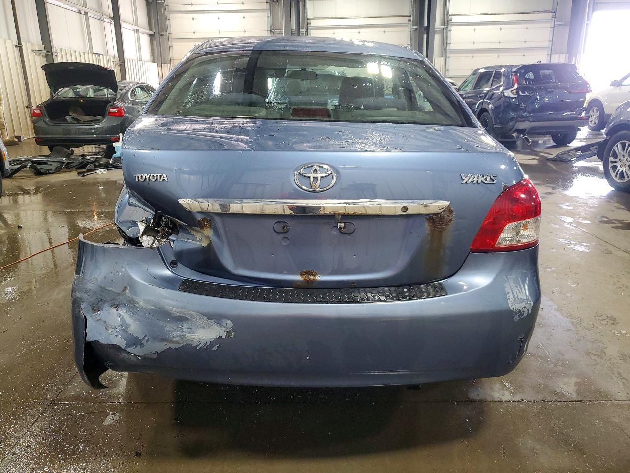 2008 Toyota Yaris Base Blue vin: JTDBT903584012504