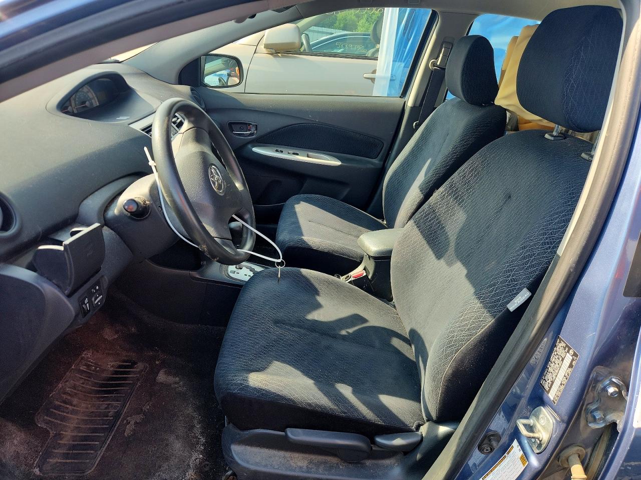 2008 Toyota Yaris Base Blue vin: JTDBT903584012504