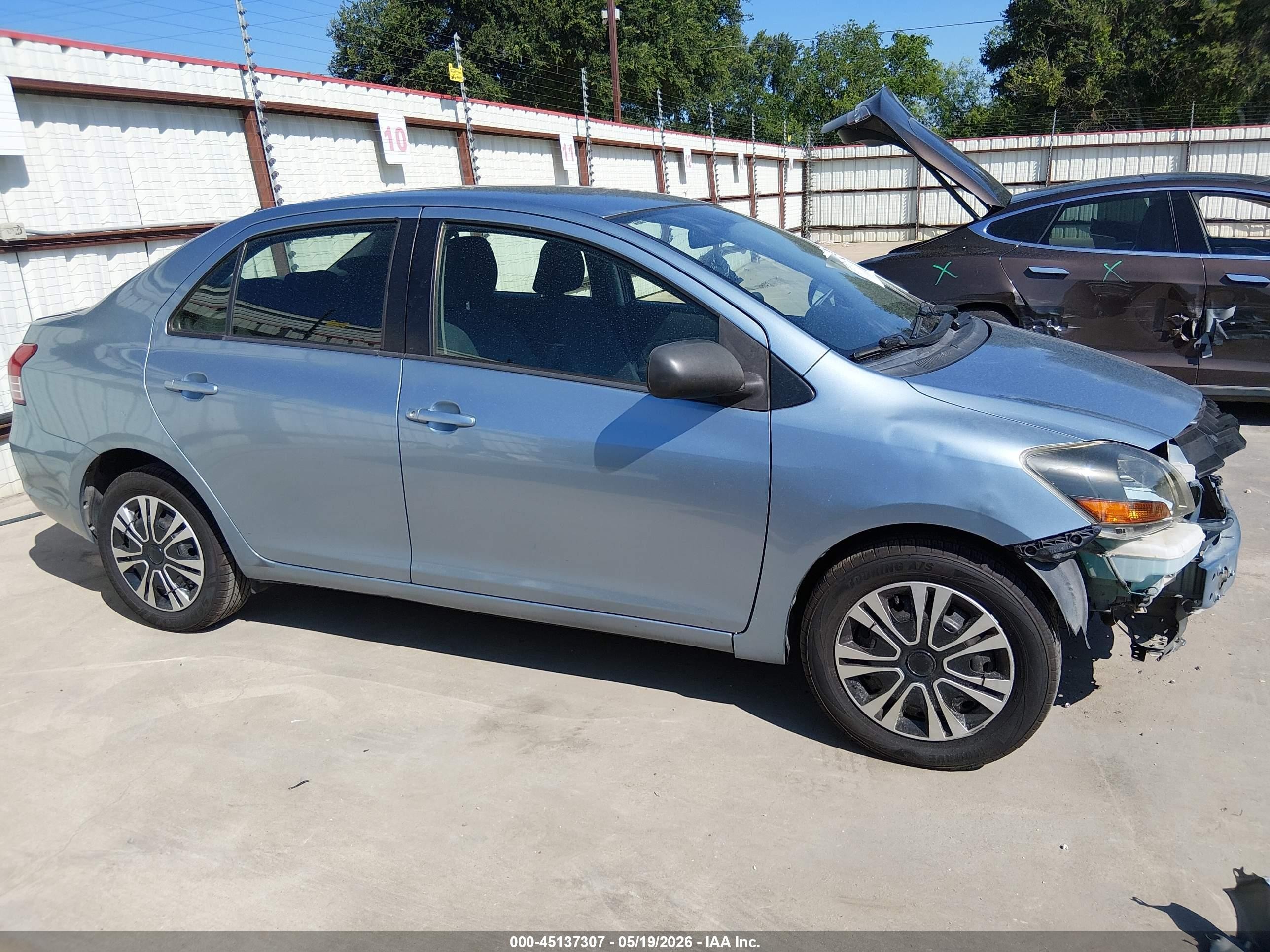 2009 Toyota Yaris   Light Blue vin: JTDBT903591307475