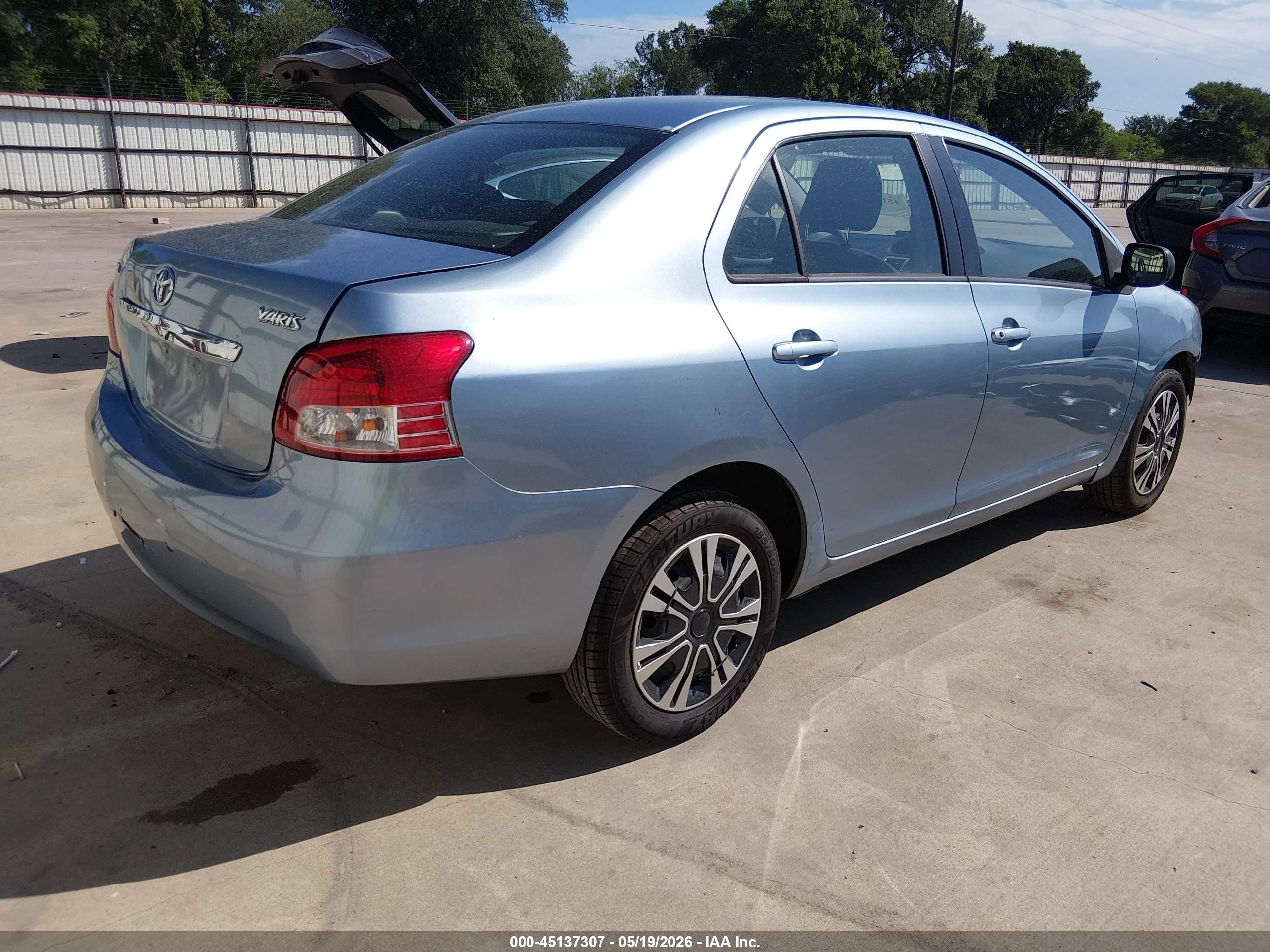 2009 Toyota Yaris   Light Blue vin: JTDBT903591307475