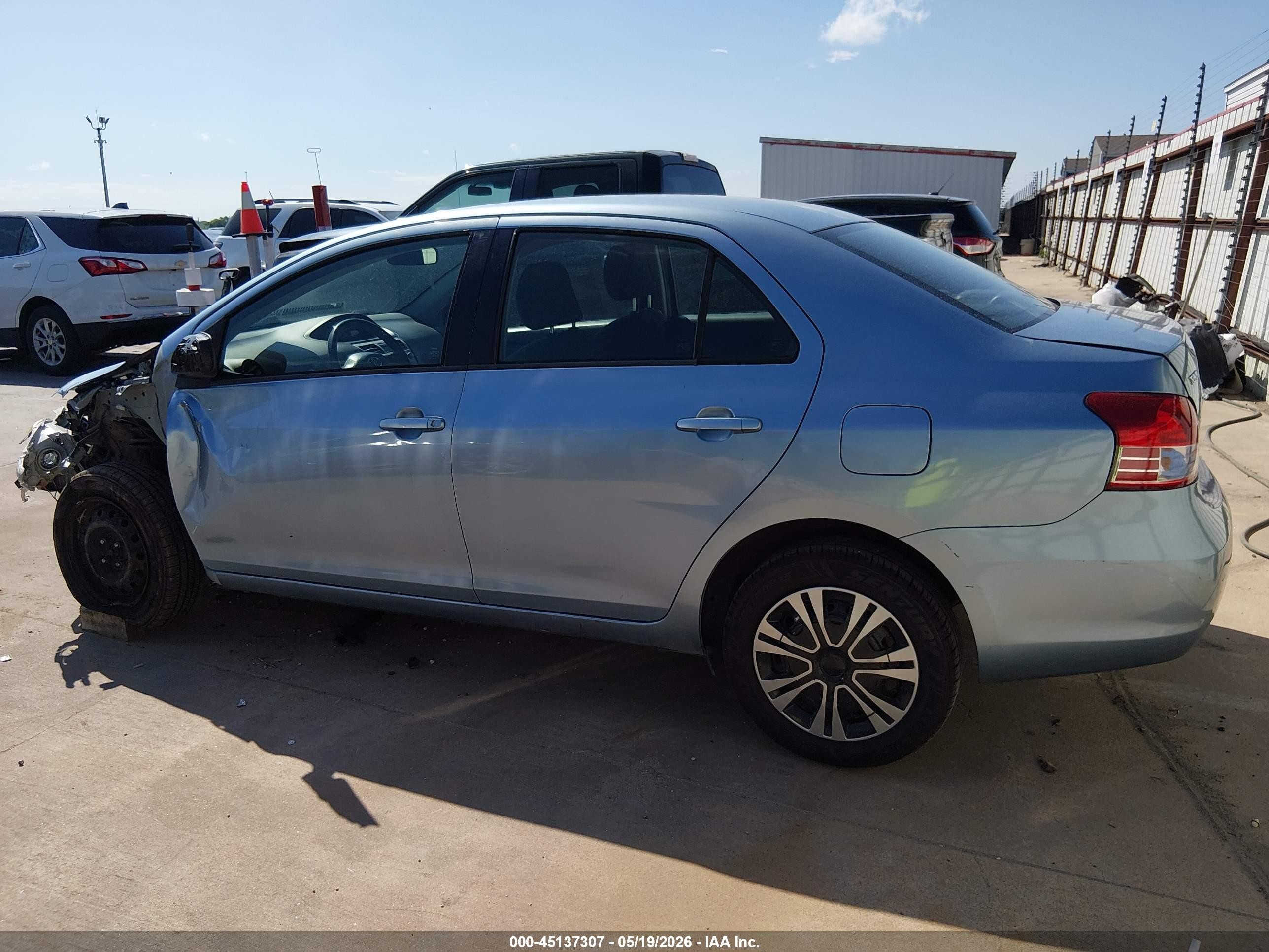 2009 Toyota Yaris   Light Blue vin: JTDBT903591307475